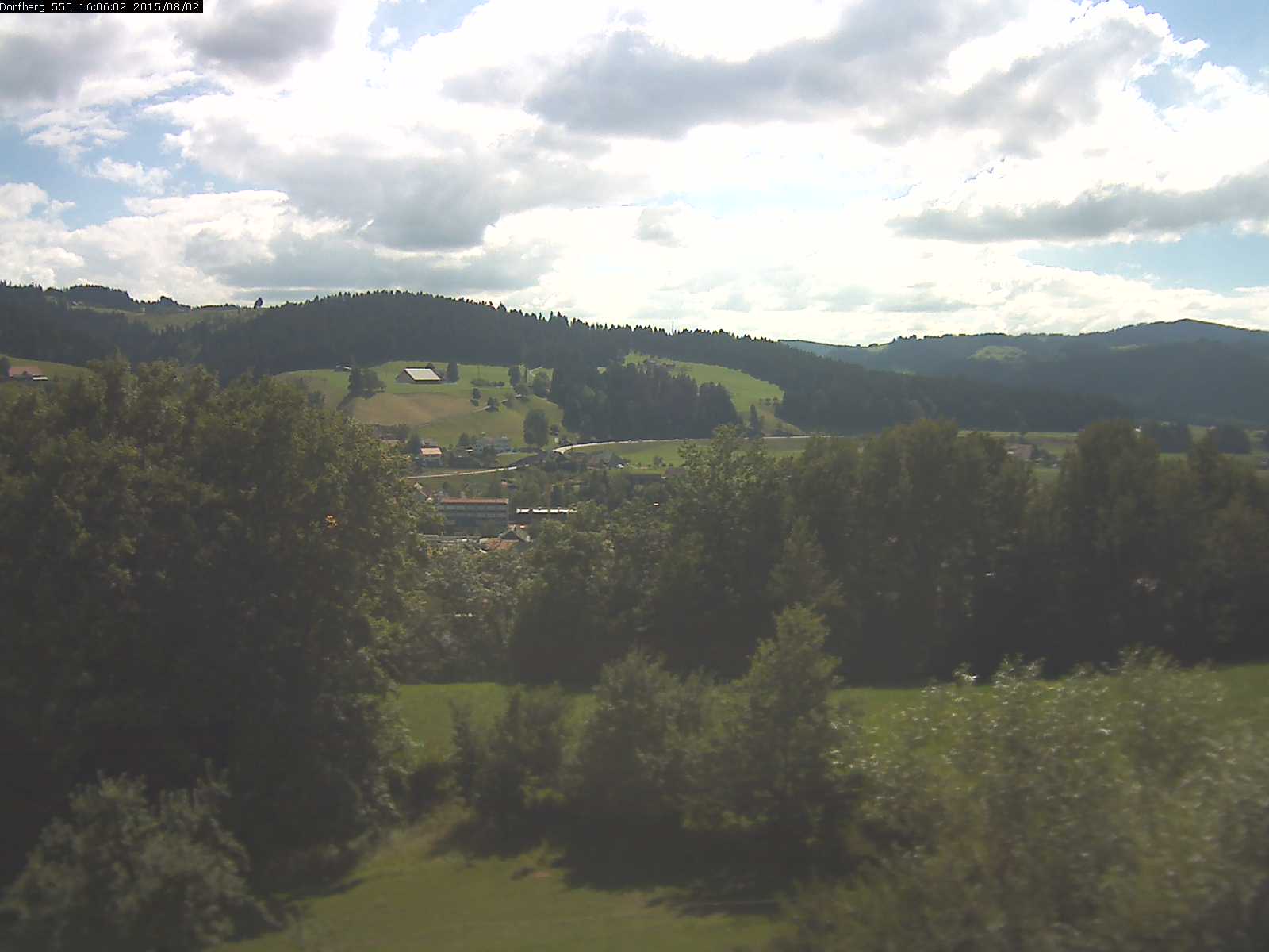 Webcam-Bild: Aussicht vom Dorfberg in Langnau 20150802-160601