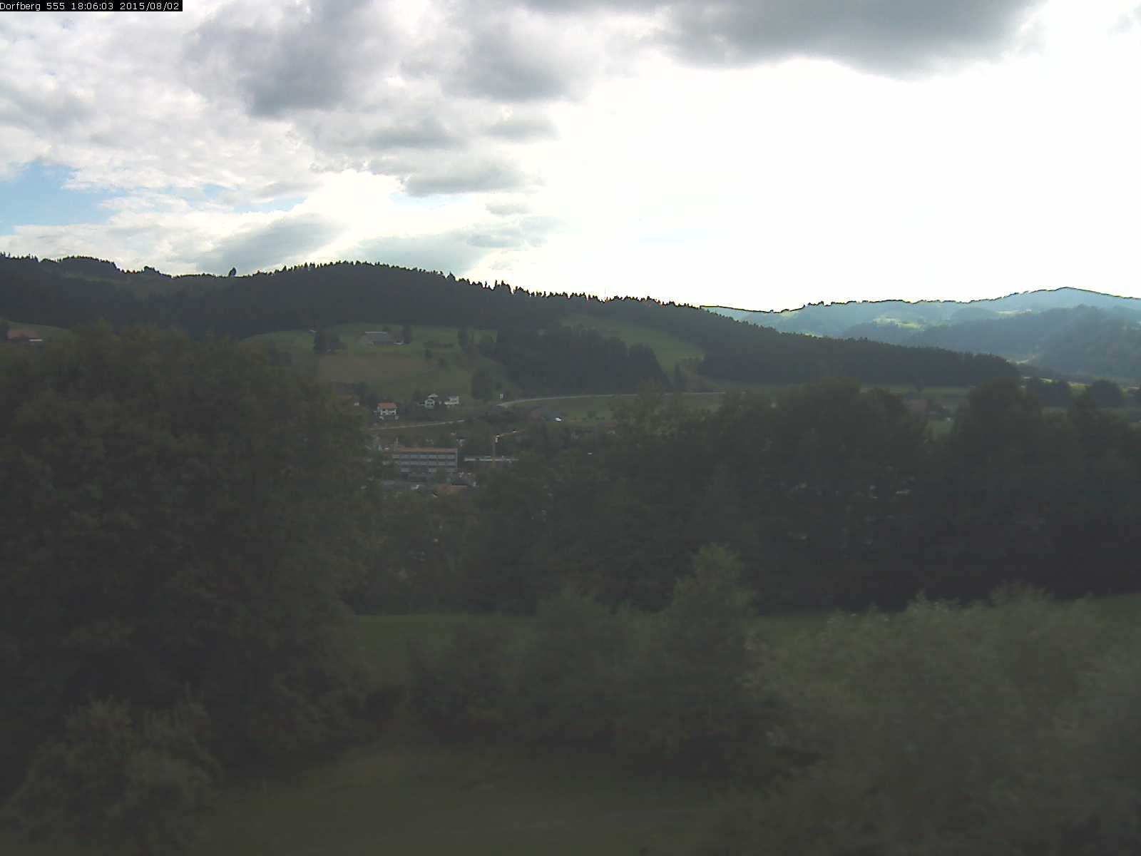 Webcam-Bild: Aussicht vom Dorfberg in Langnau 20150802-180601