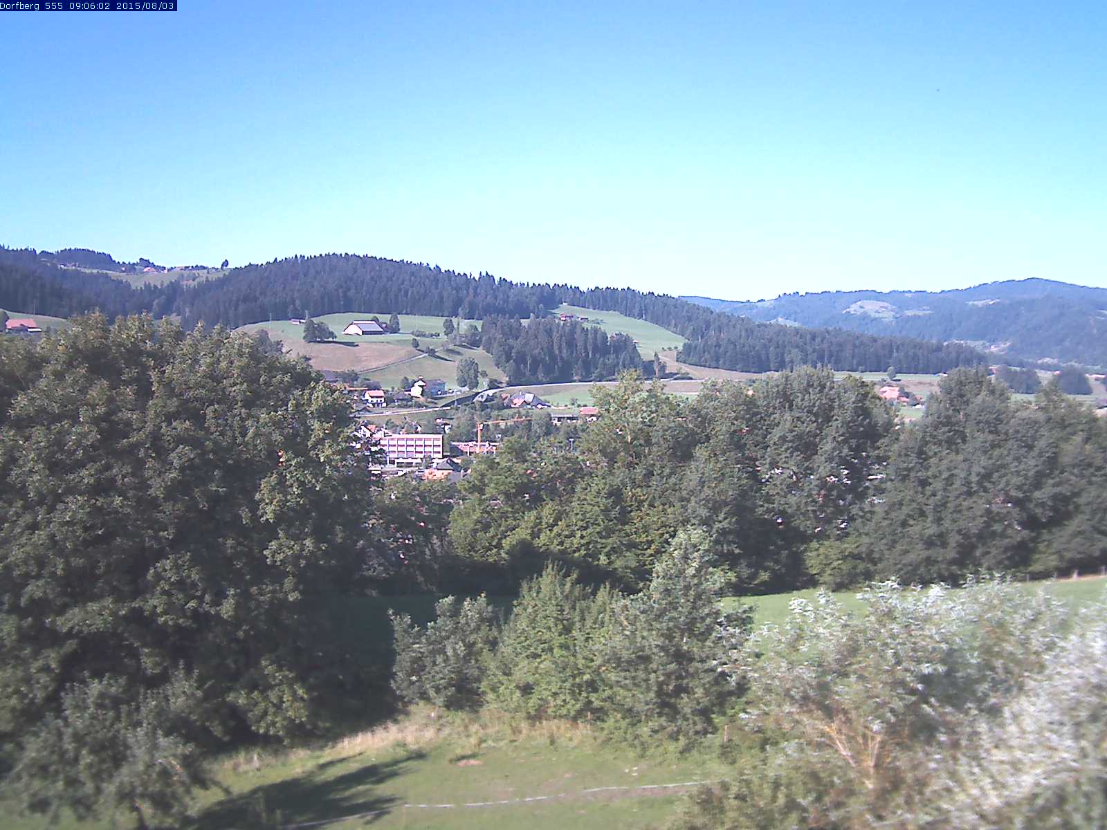 Webcam-Bild: Aussicht vom Dorfberg in Langnau 20150803-090601