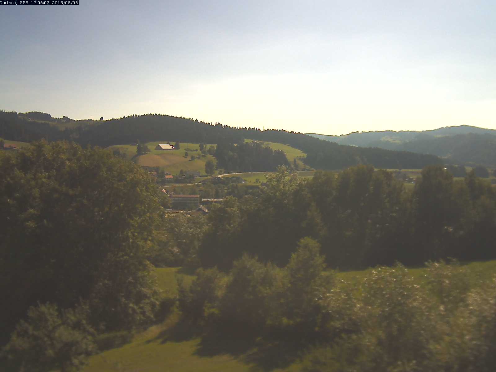 Webcam-Bild: Aussicht vom Dorfberg in Langnau 20150803-170601