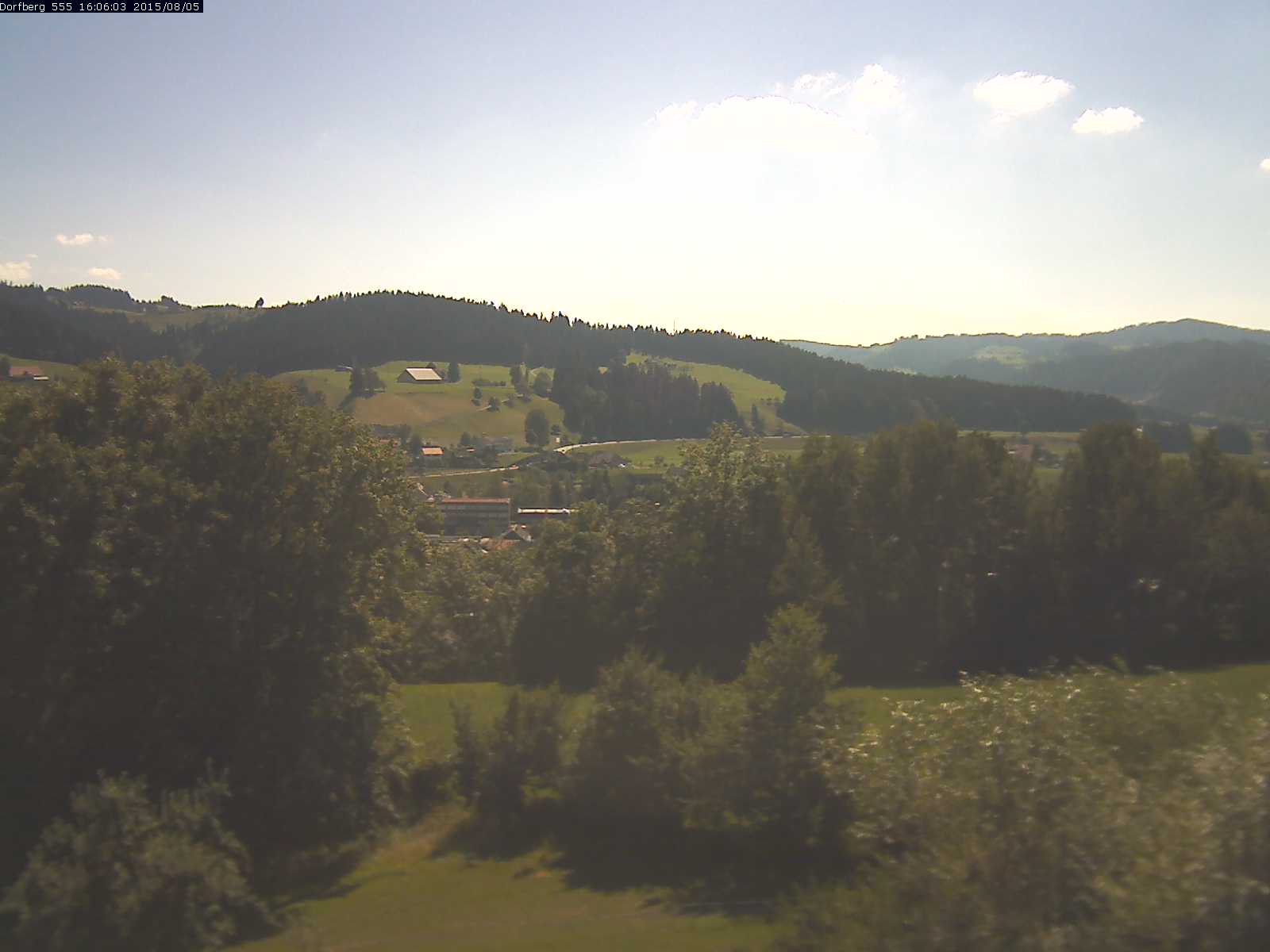 Webcam-Bild: Aussicht vom Dorfberg in Langnau 20150805-160601