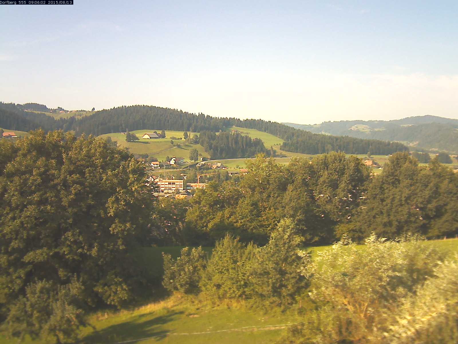 Webcam-Bild: Aussicht vom Dorfberg in Langnau 20150813-090601