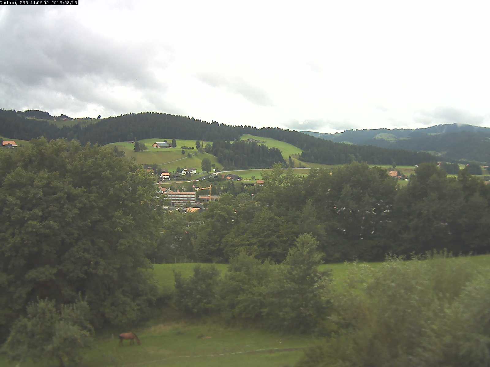 Webcam-Bild: Aussicht vom Dorfberg in Langnau 20150815-110601