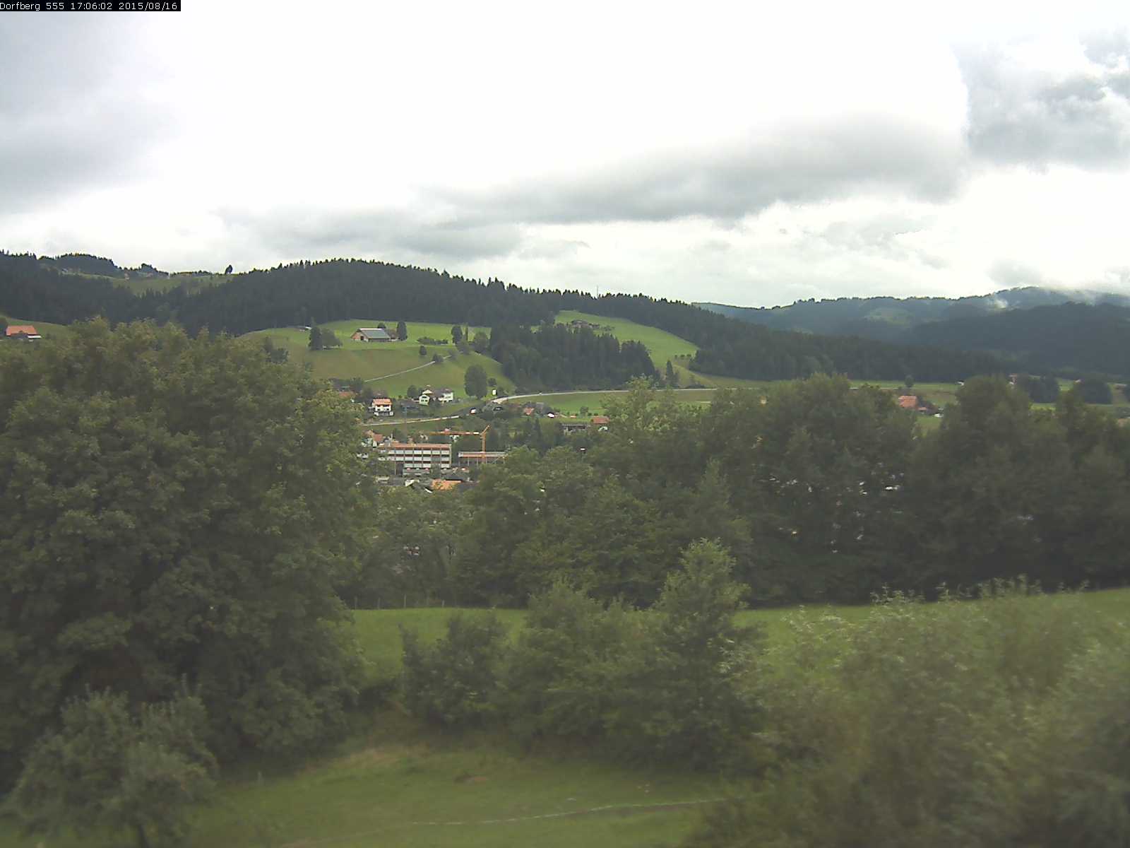Webcam-Bild: Aussicht vom Dorfberg in Langnau 20150816-170601