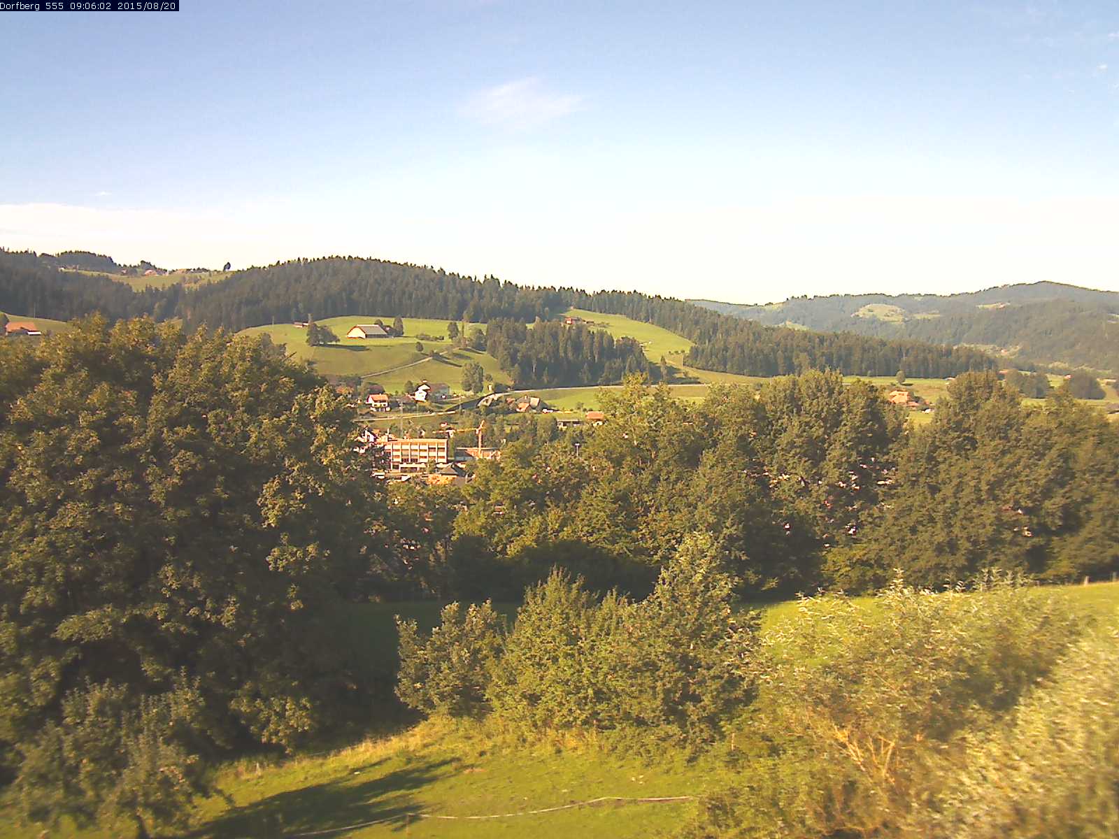 Webcam-Bild: Aussicht vom Dorfberg in Langnau 20150820-090602