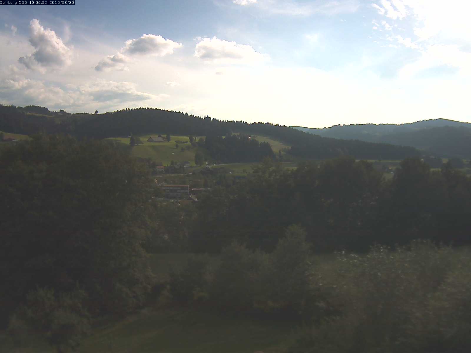 Webcam-Bild: Aussicht vom Dorfberg in Langnau 20150820-180601