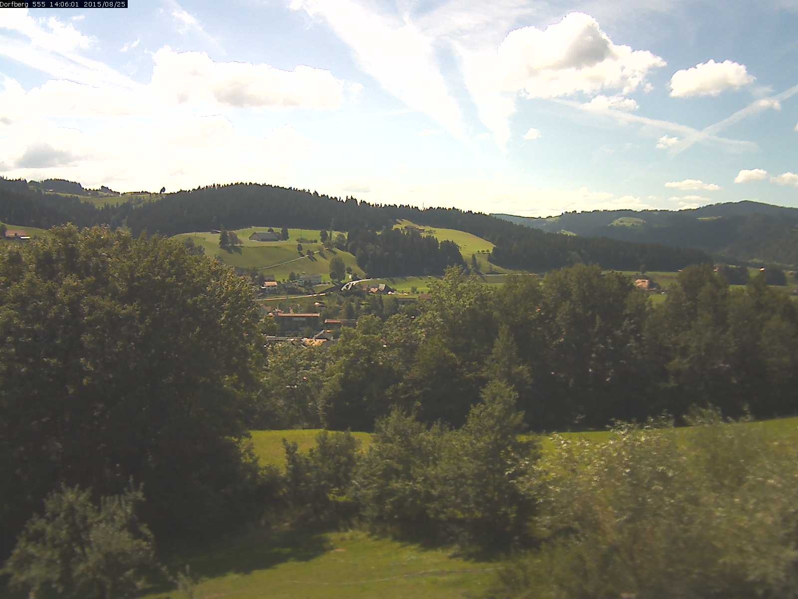Webcam-Bild: Aussicht vom Dorfberg in Langnau 20150825-140601