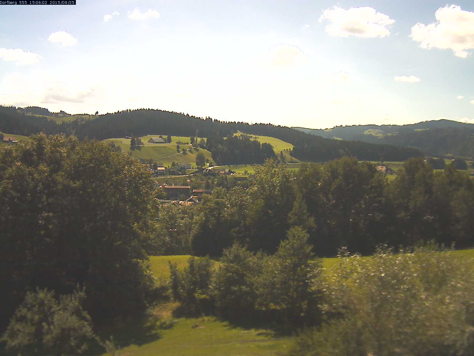Webcam-Bild: Aussicht vom Dorfberg in Langnau 20150825-150601