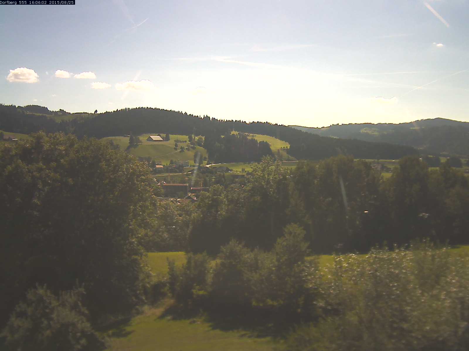 Webcam-Bild: Aussicht vom Dorfberg in Langnau 20150825-160601