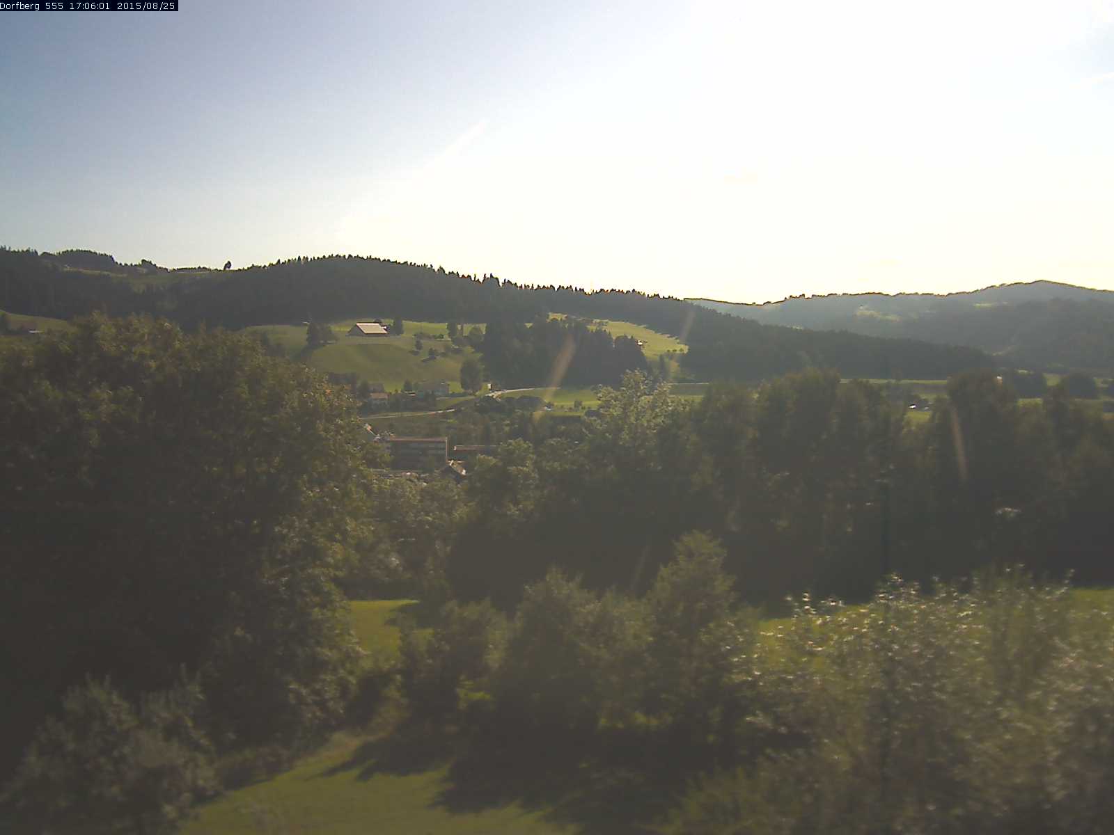 Webcam-Bild: Aussicht vom Dorfberg in Langnau 20150825-170601