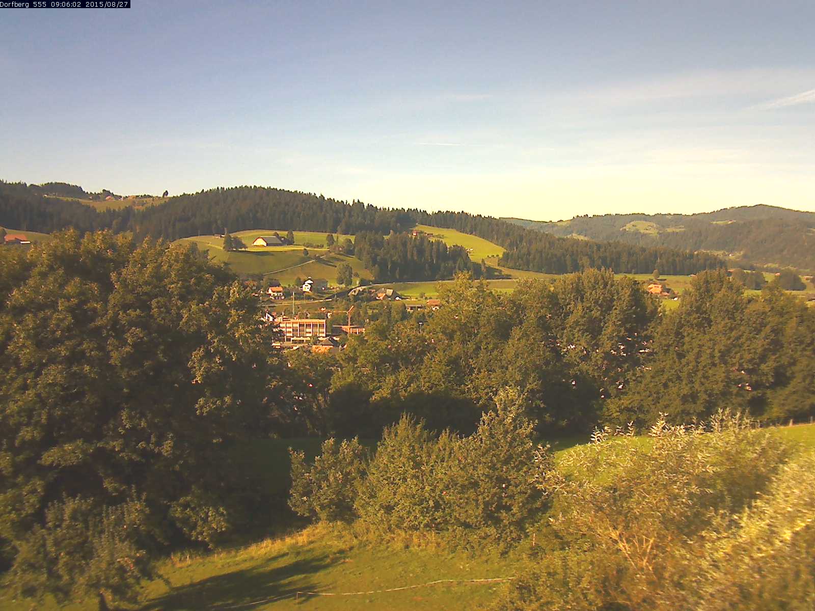 Webcam-Bild: Aussicht vom Dorfberg in Langnau 20150827-090601