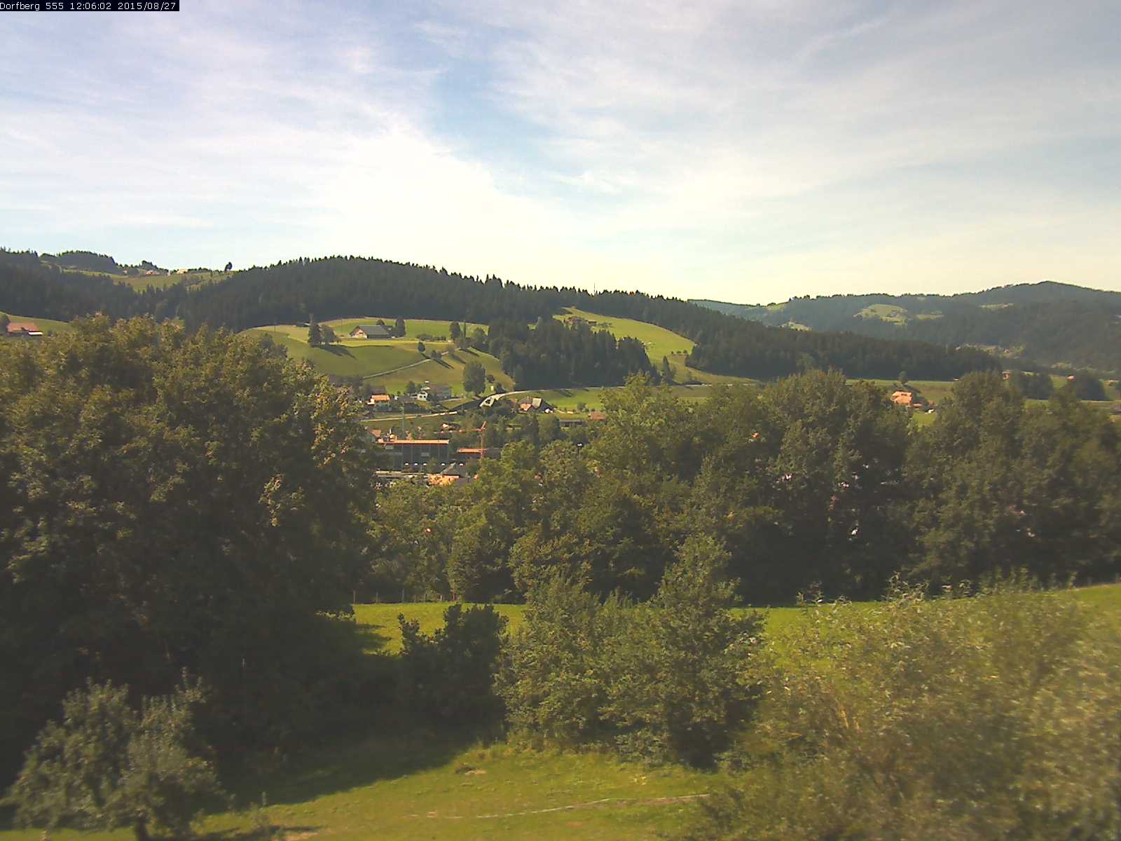 Webcam-Bild: Aussicht vom Dorfberg in Langnau 20150827-120601