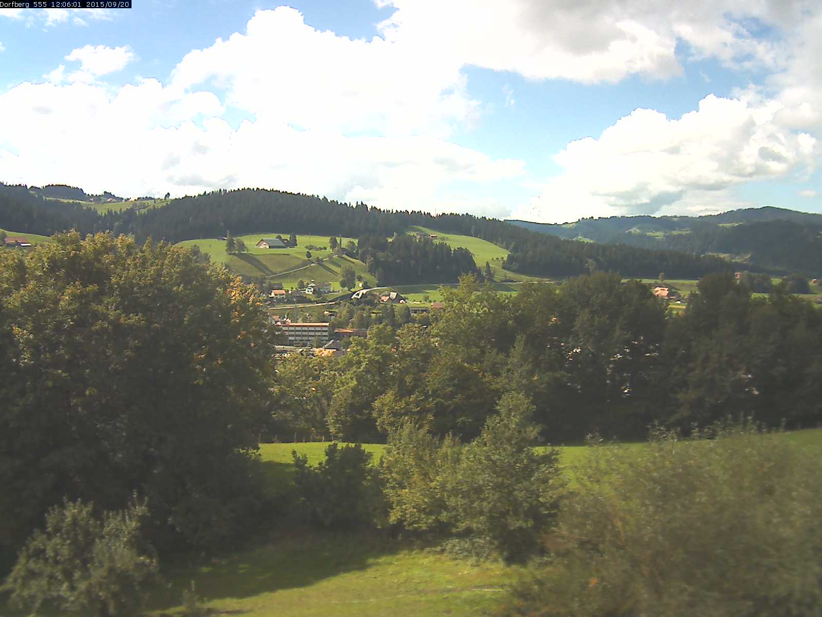 Webcam-Bild: Aussicht vom Dorfberg in Langnau 20150920-120601