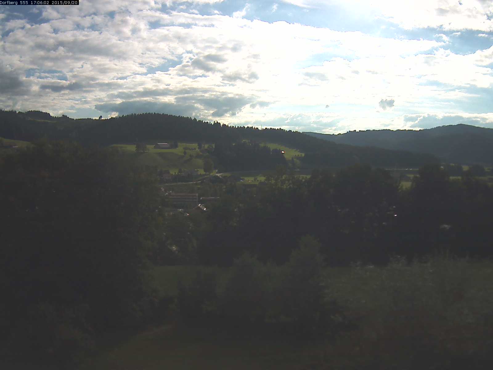 Webcam-Bild: Aussicht vom Dorfberg in Langnau 20150920-170601