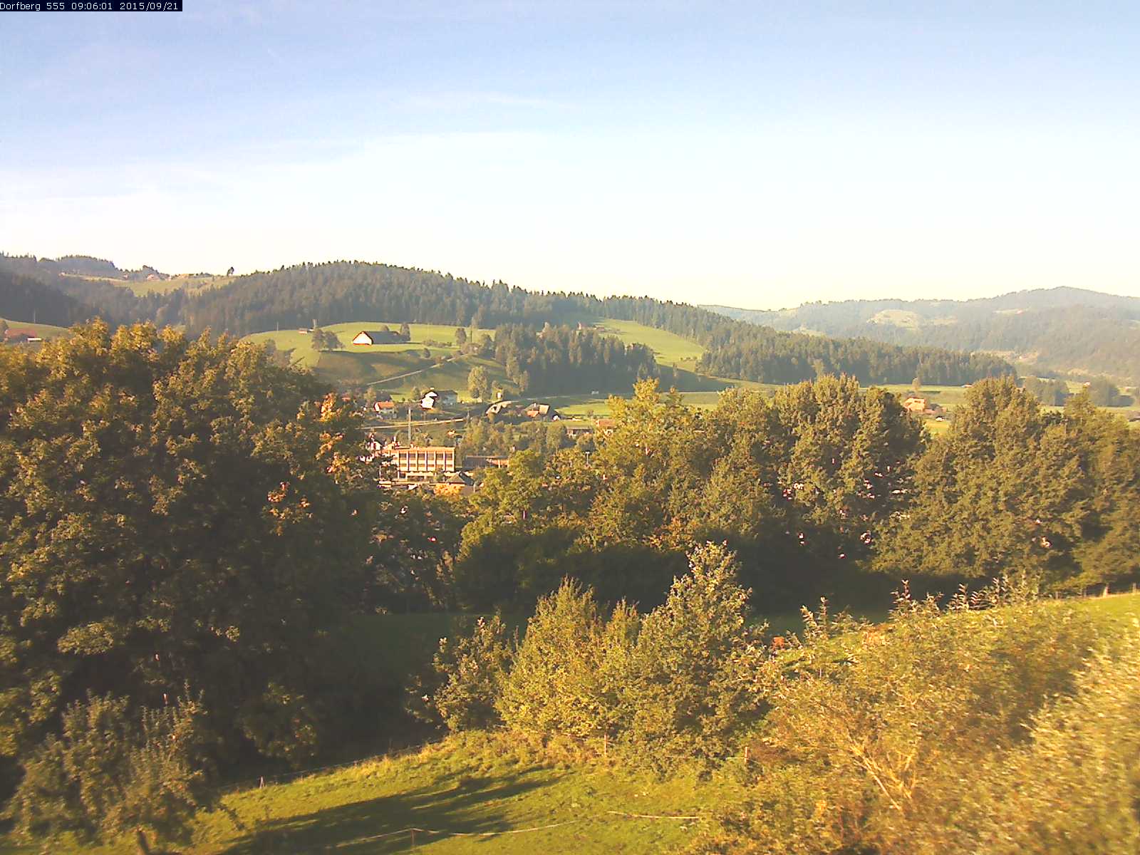 Webcam-Bild: Aussicht vom Dorfberg in Langnau 20150921-090601