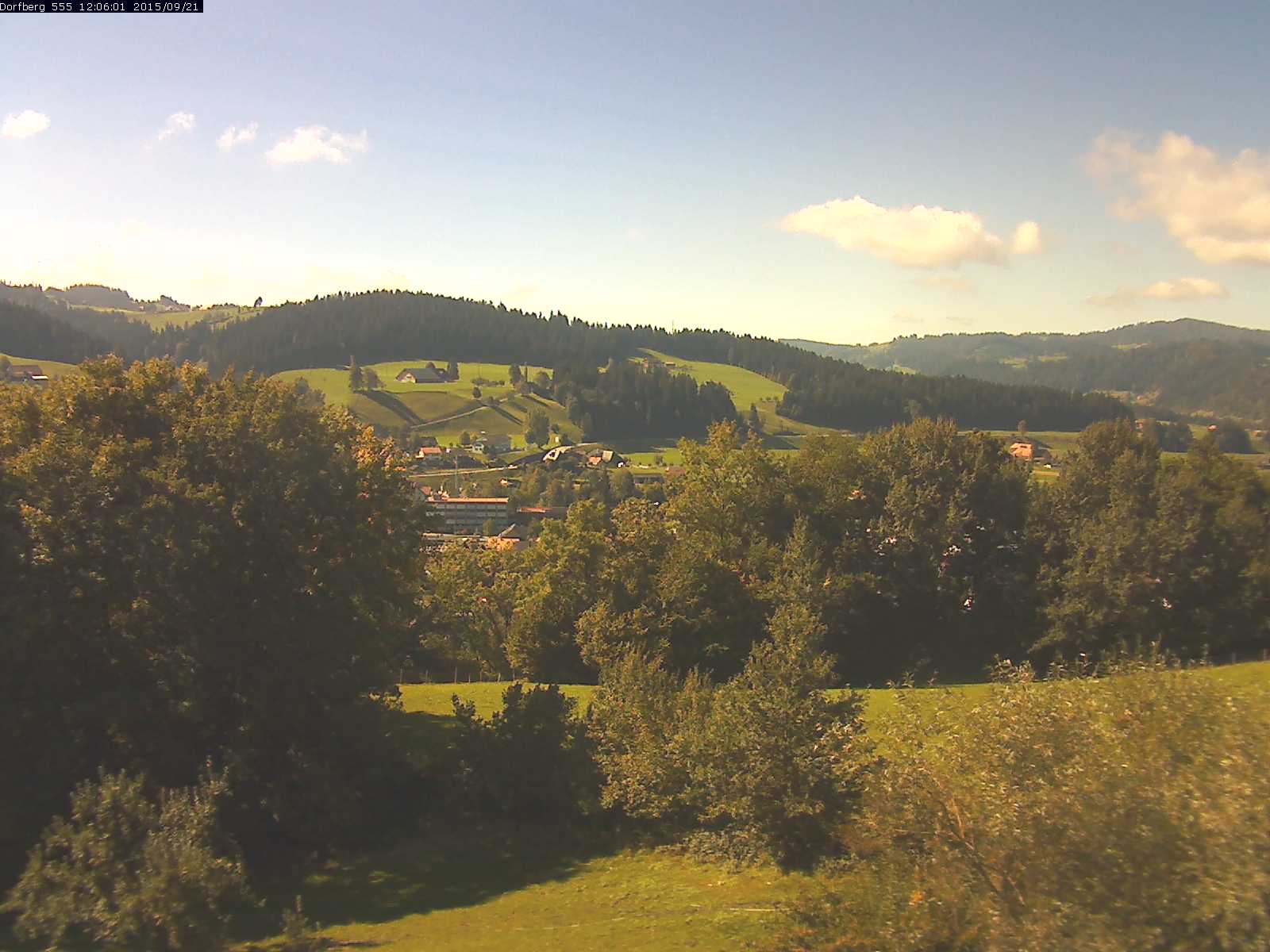 Webcam-Bild: Aussicht vom Dorfberg in Langnau 20150921-120601