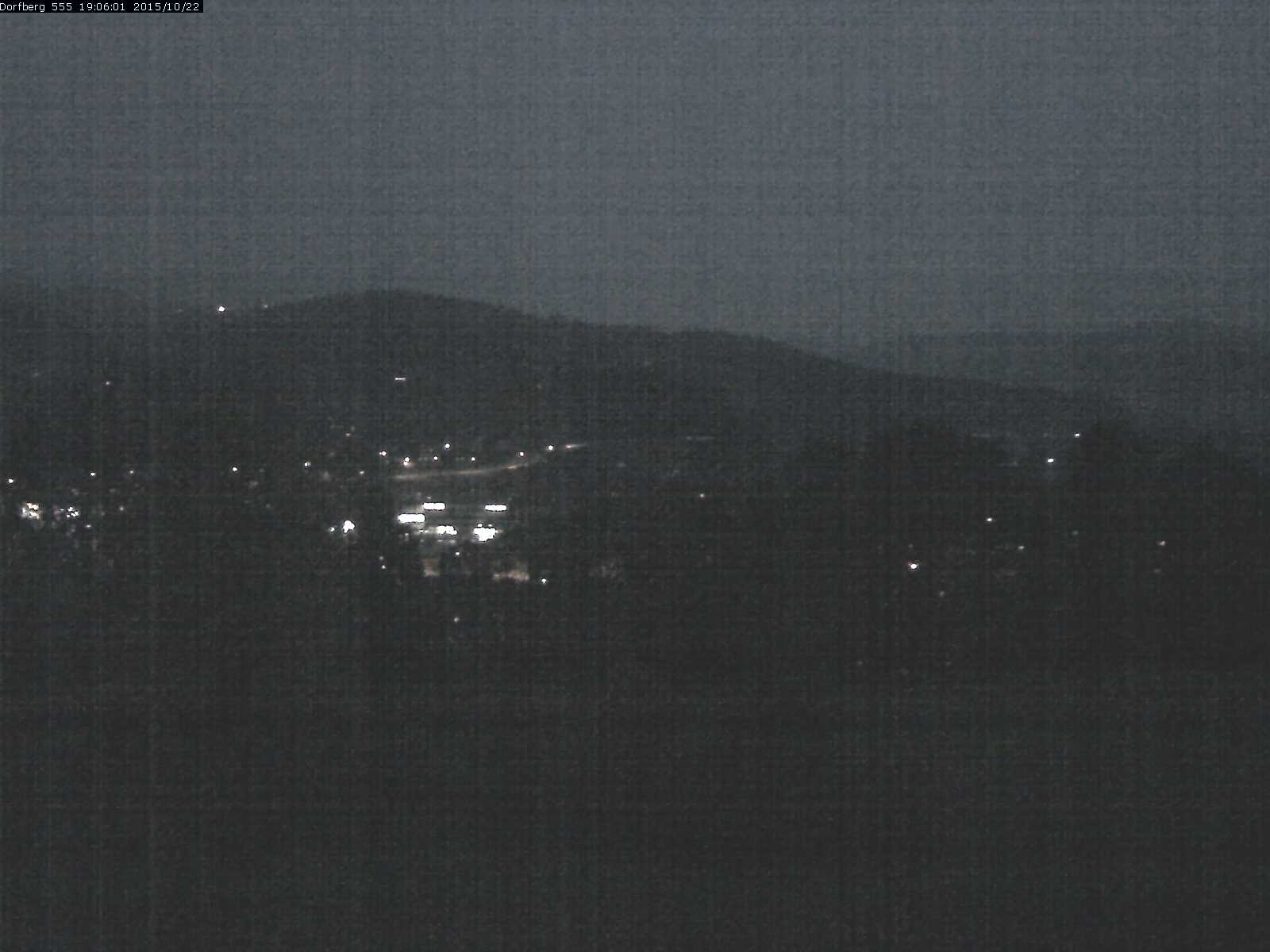 Webcam-Bild: Aussicht vom Dorfberg in Langnau 20151022-190601