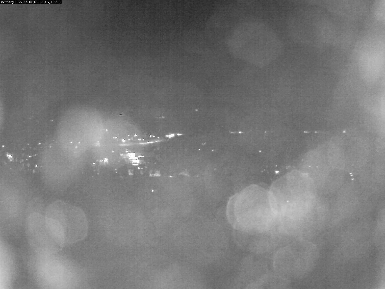 Webcam-Bild: Aussicht vom Dorfberg in Langnau 20151026-190601