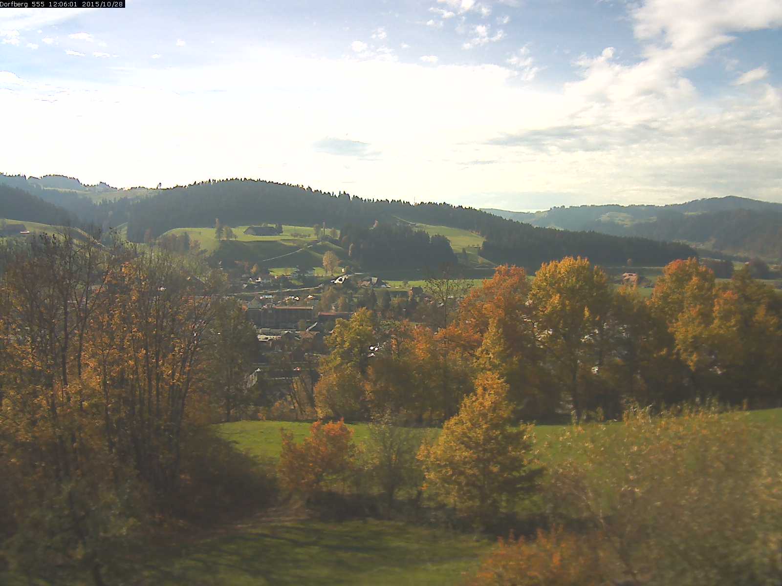 Webcam-Bild: Aussicht vom Dorfberg in Langnau 20151028-120601