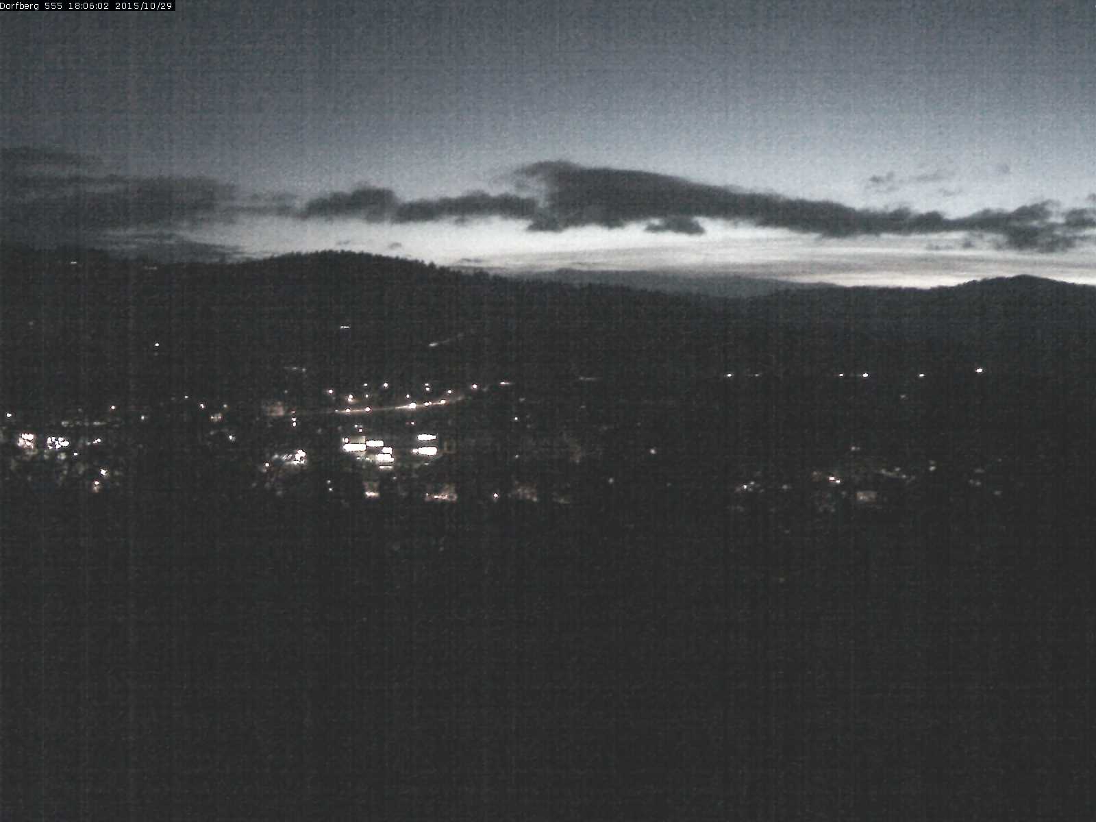 Webcam-Bild: Aussicht vom Dorfberg in Langnau 20151029-180601