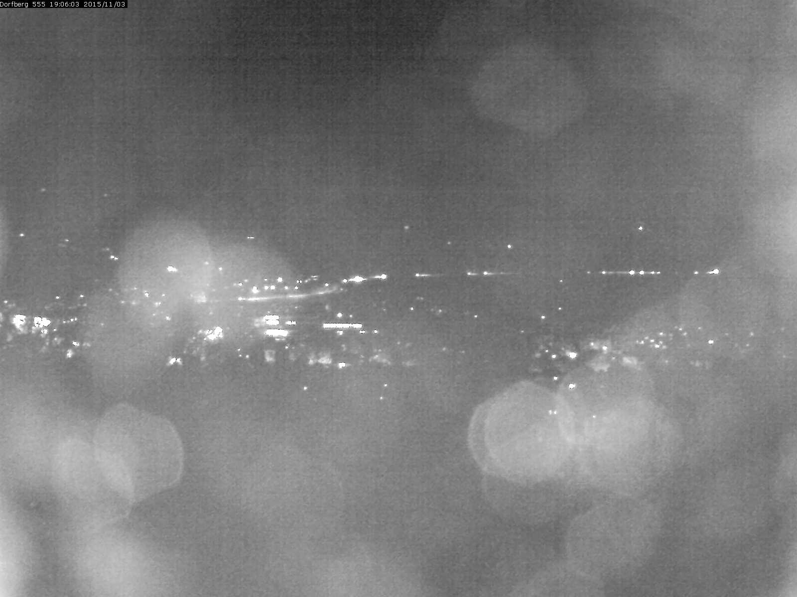 Webcam-Bild: Aussicht vom Dorfberg in Langnau 20151103-190601