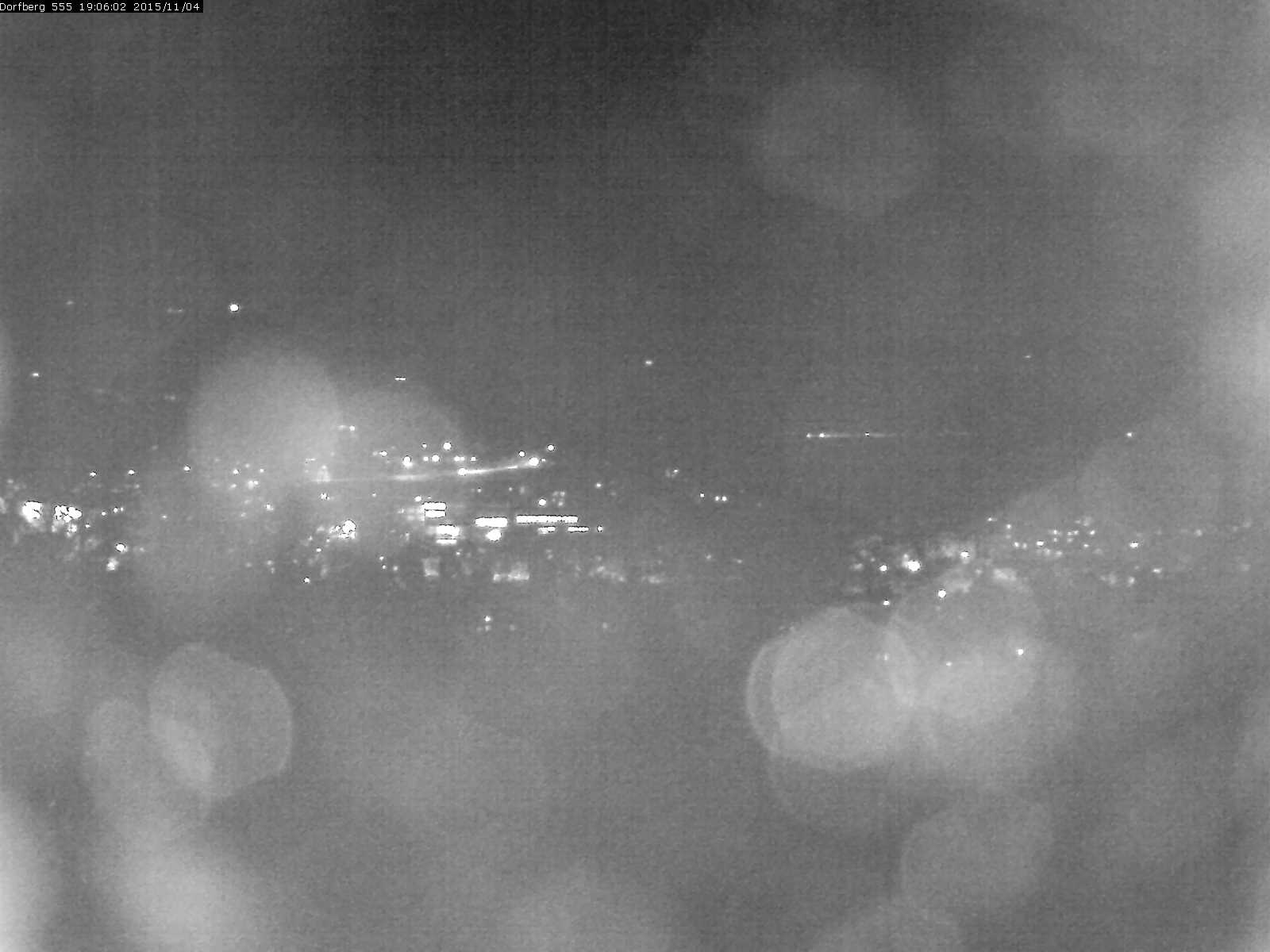 Webcam-Bild: Aussicht vom Dorfberg in Langnau 20151104-190601