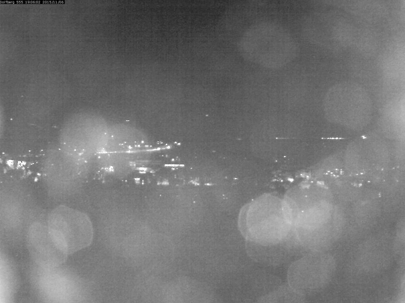 Webcam-Bild: Aussicht vom Dorfberg in Langnau 20151106-190601