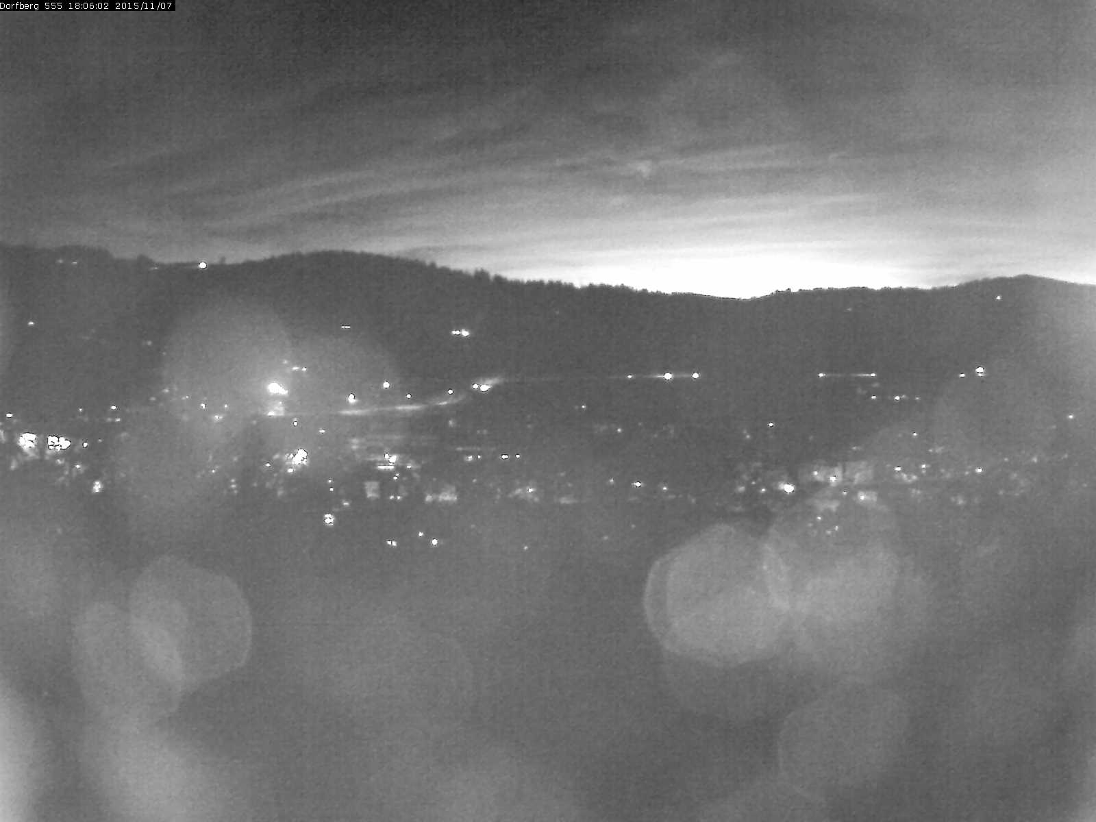 Webcam-Bild: Aussicht vom Dorfberg in Langnau 20151107-180601