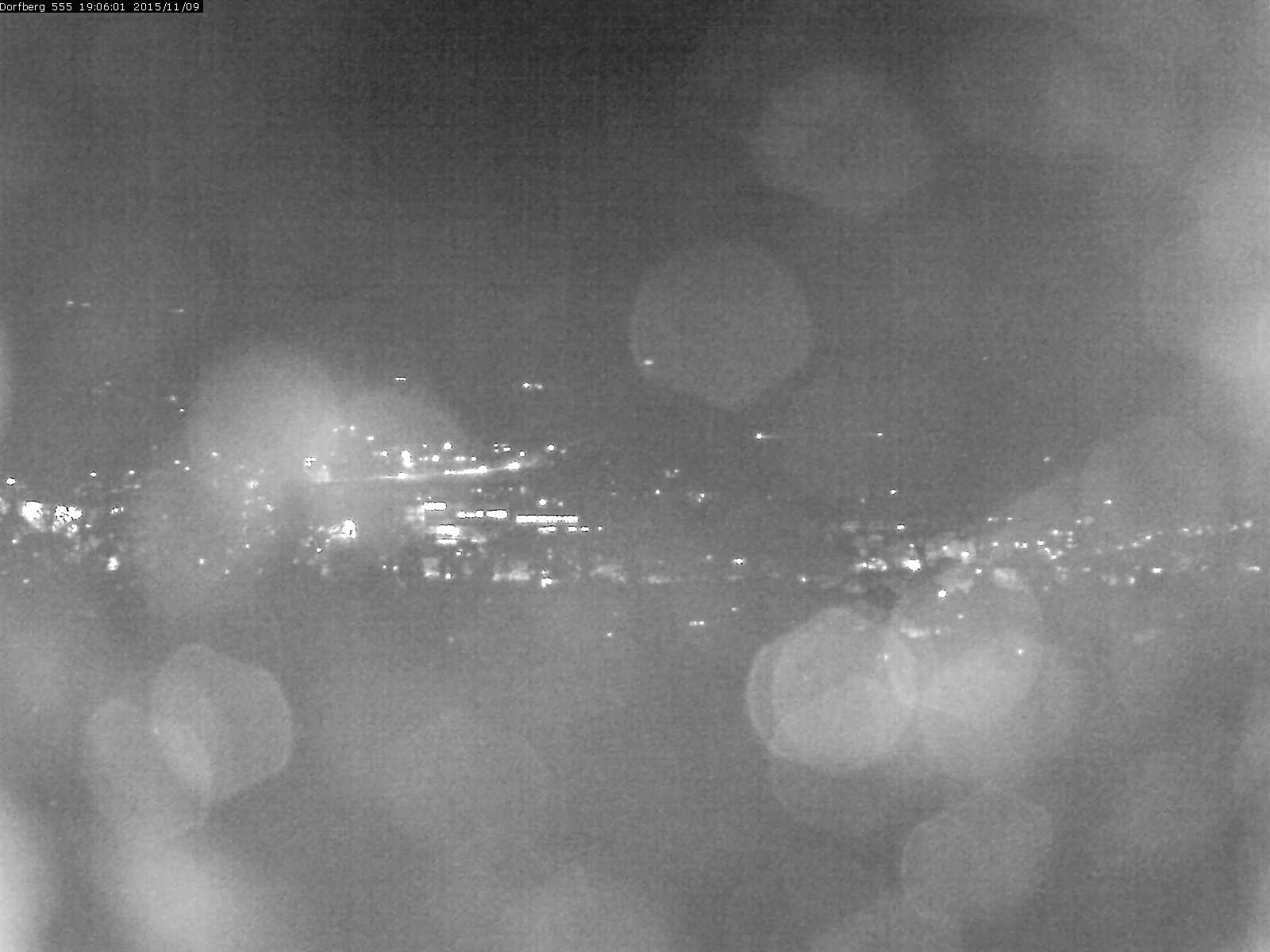 Webcam-Bild: Aussicht vom Dorfberg in Langnau 20151109-190601