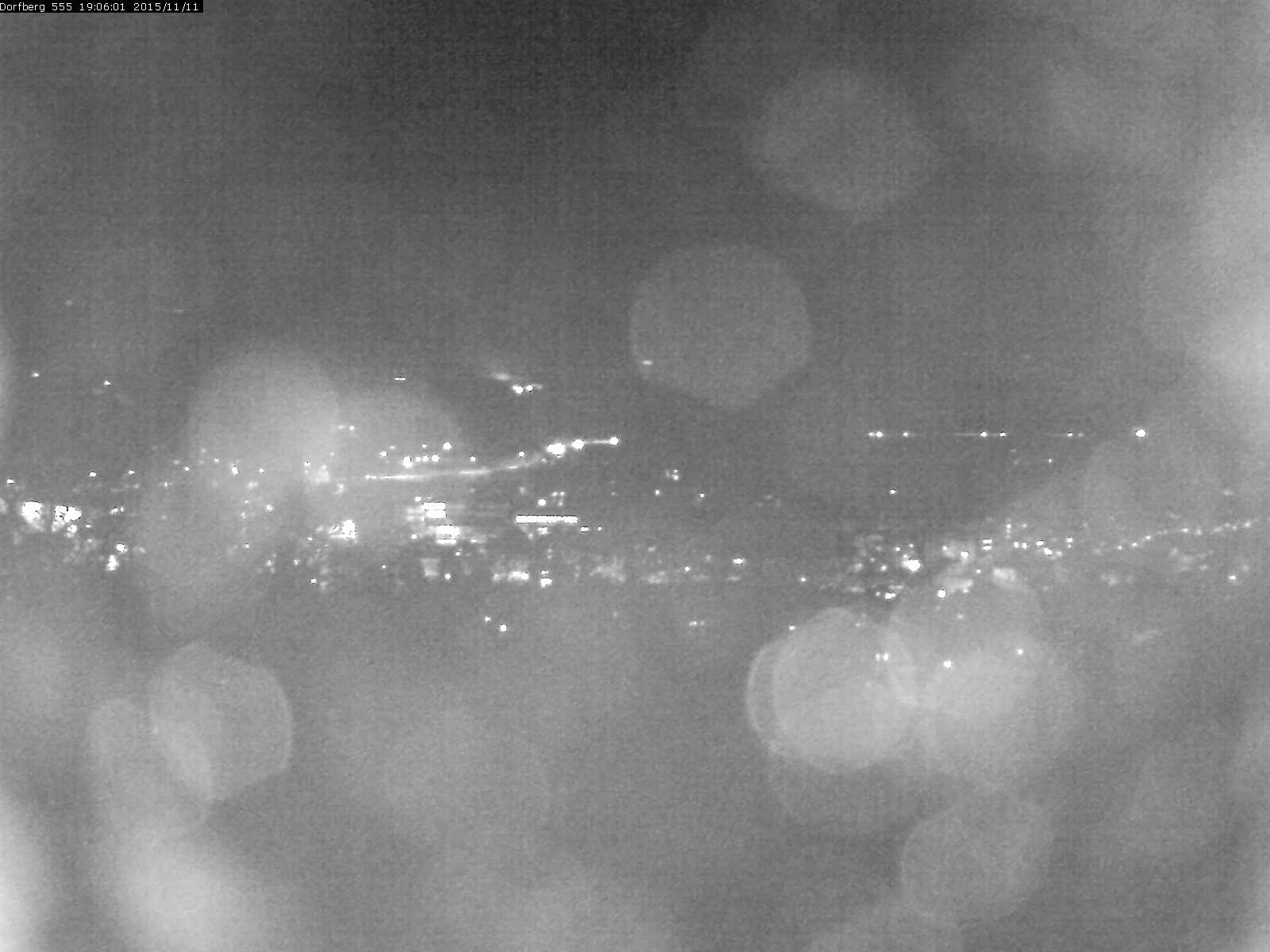 Webcam-Bild: Aussicht vom Dorfberg in Langnau 20151111-190601