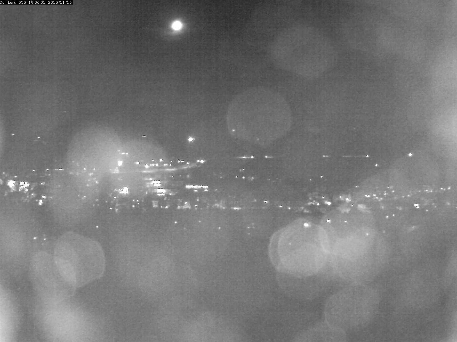 Webcam-Bild: Aussicht vom Dorfberg in Langnau 20151116-190601