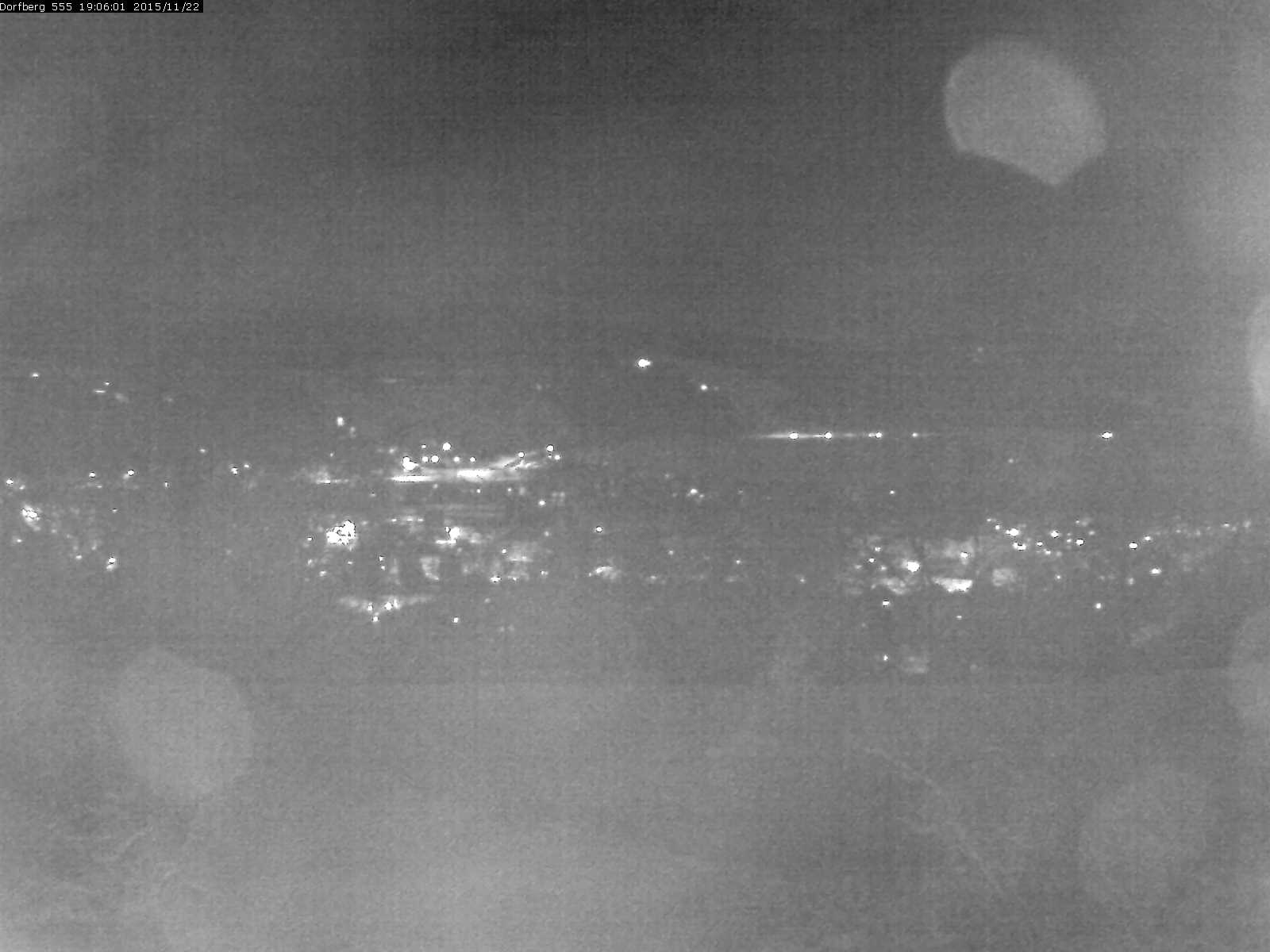 Webcam-Bild: Aussicht vom Dorfberg in Langnau 20151122-190601