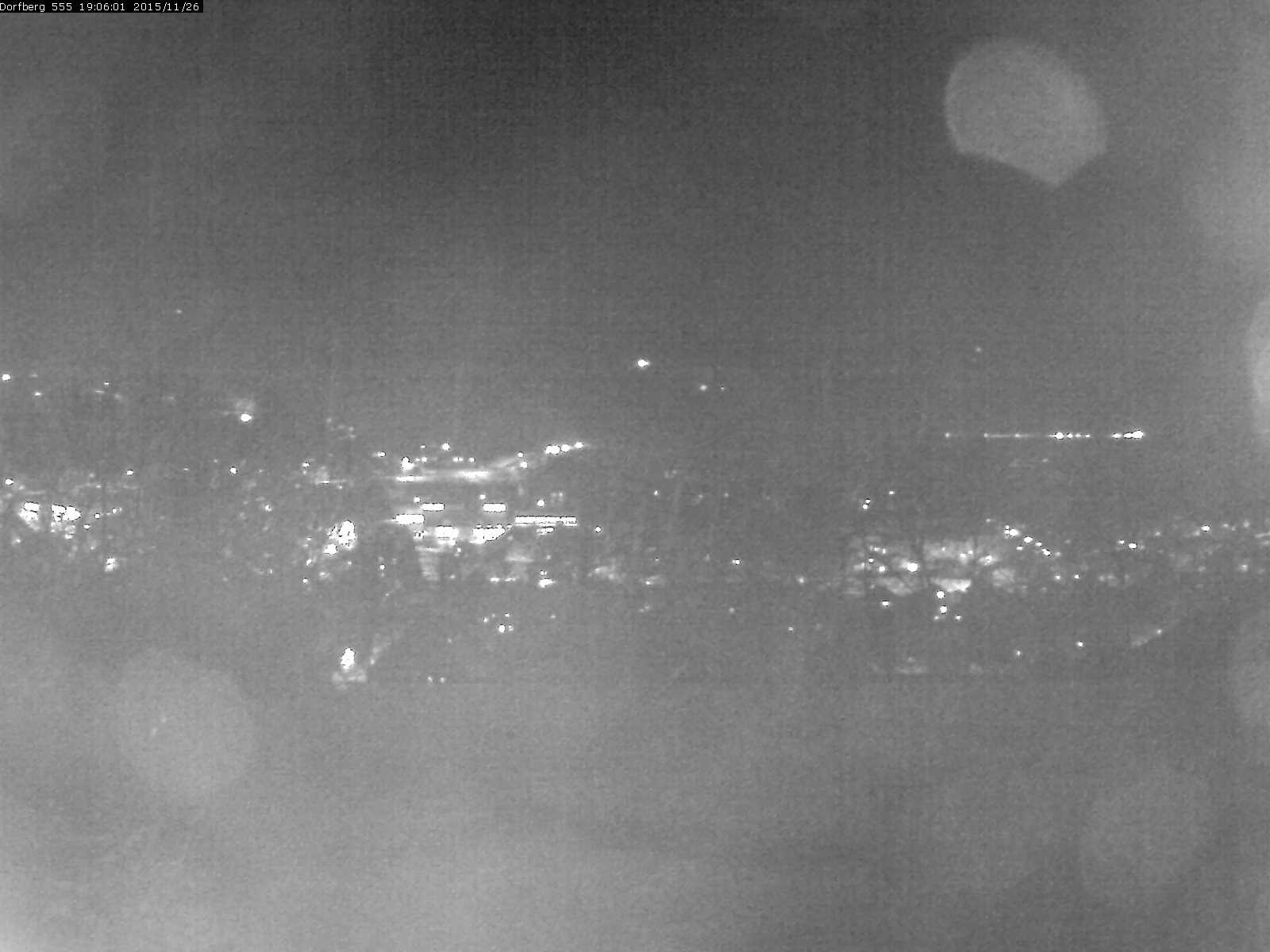 Webcam-Bild: Aussicht vom Dorfberg in Langnau 20151126-190601