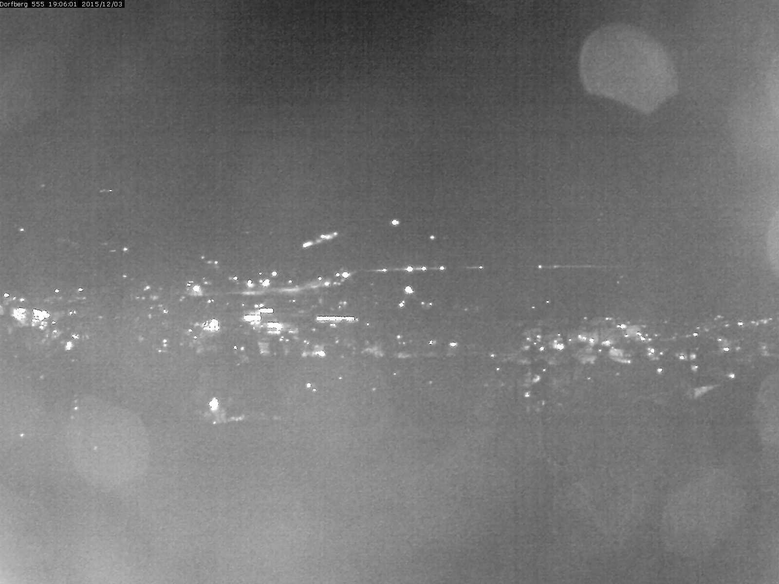 Webcam-Bild: Aussicht vom Dorfberg in Langnau 20151203-190601