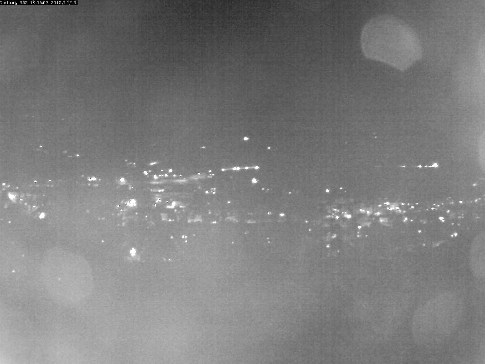 Webcam-Bild: Aussicht vom Dorfberg in Langnau 20151213-190601