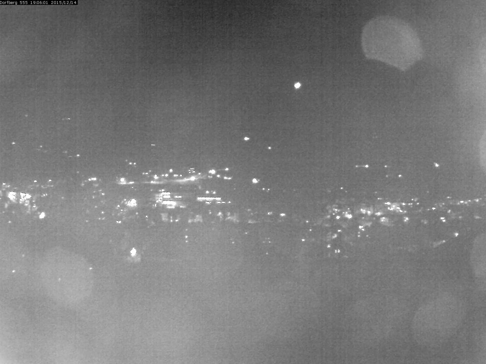 Webcam-Bild: Aussicht vom Dorfberg in Langnau 20151214-190601