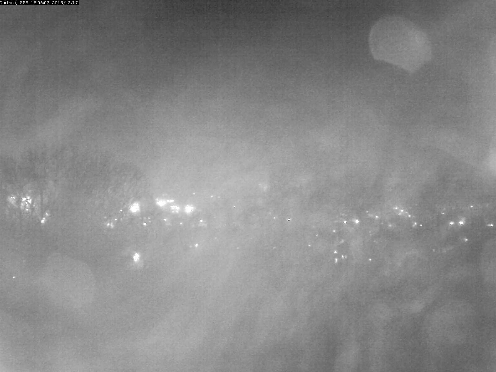 Webcam-Bild: Aussicht vom Dorfberg in Langnau 20151217-180601