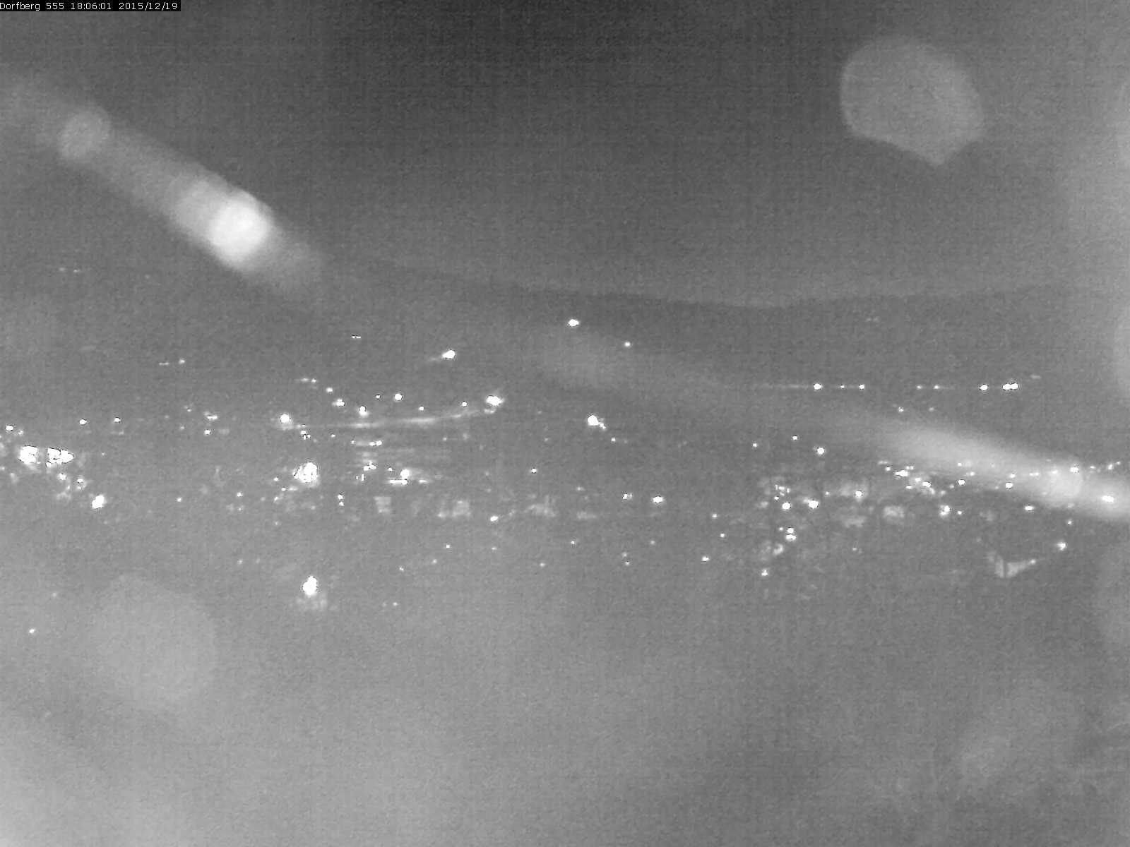 Webcam-Bild: Aussicht vom Dorfberg in Langnau 20151219-180601