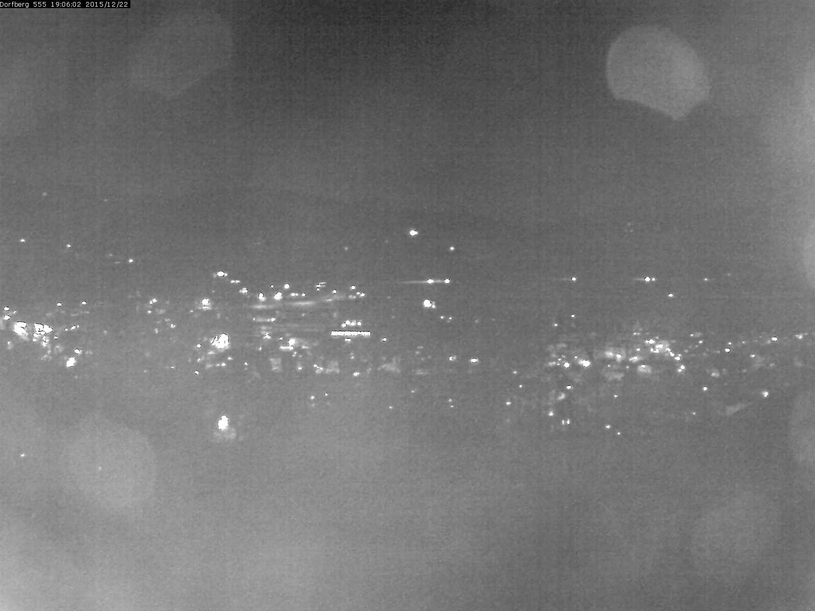 Webcam-Bild: Aussicht vom Dorfberg in Langnau 20151222-190601