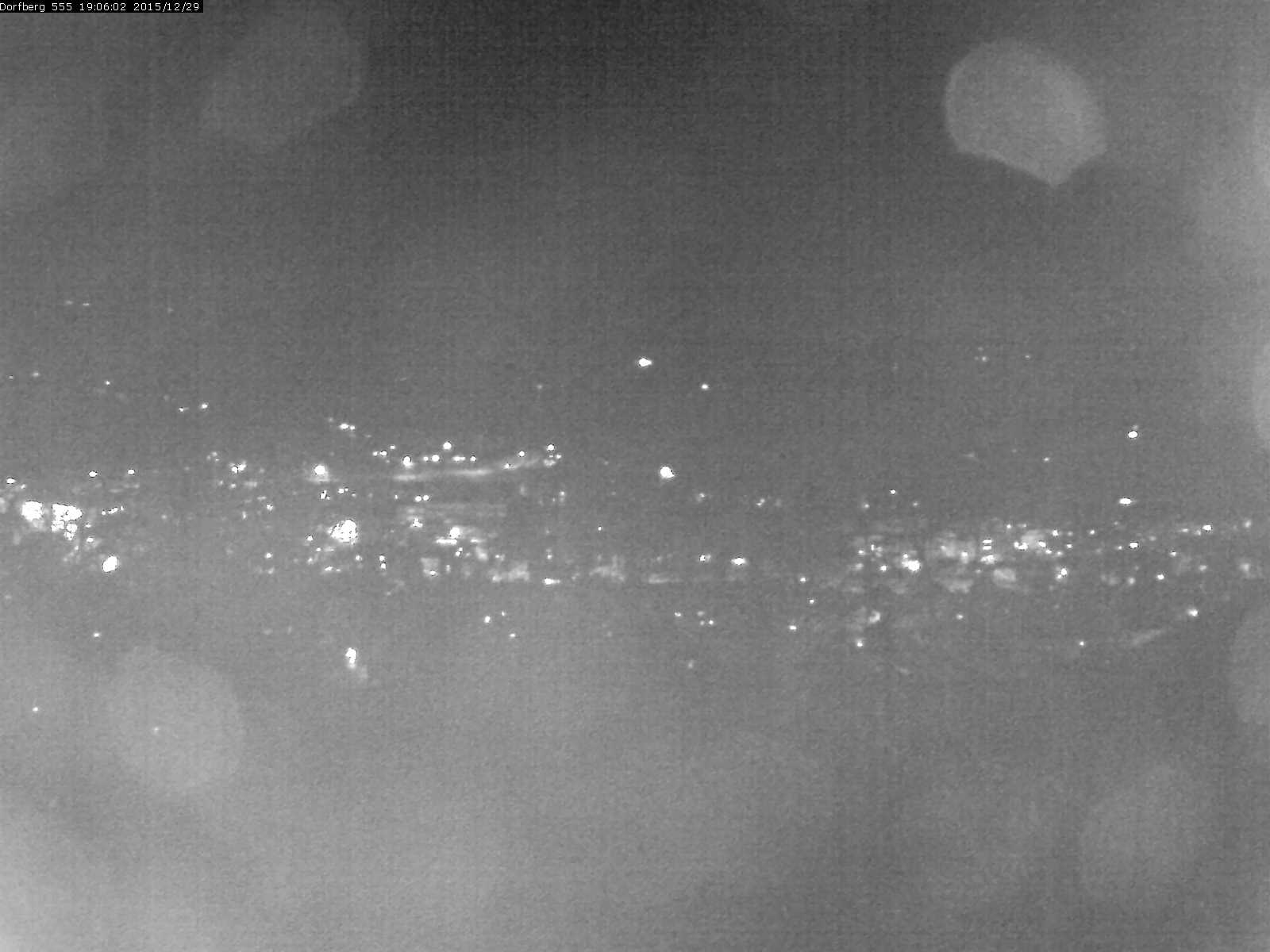 Webcam-Bild: Aussicht vom Dorfberg in Langnau 20151229-190601