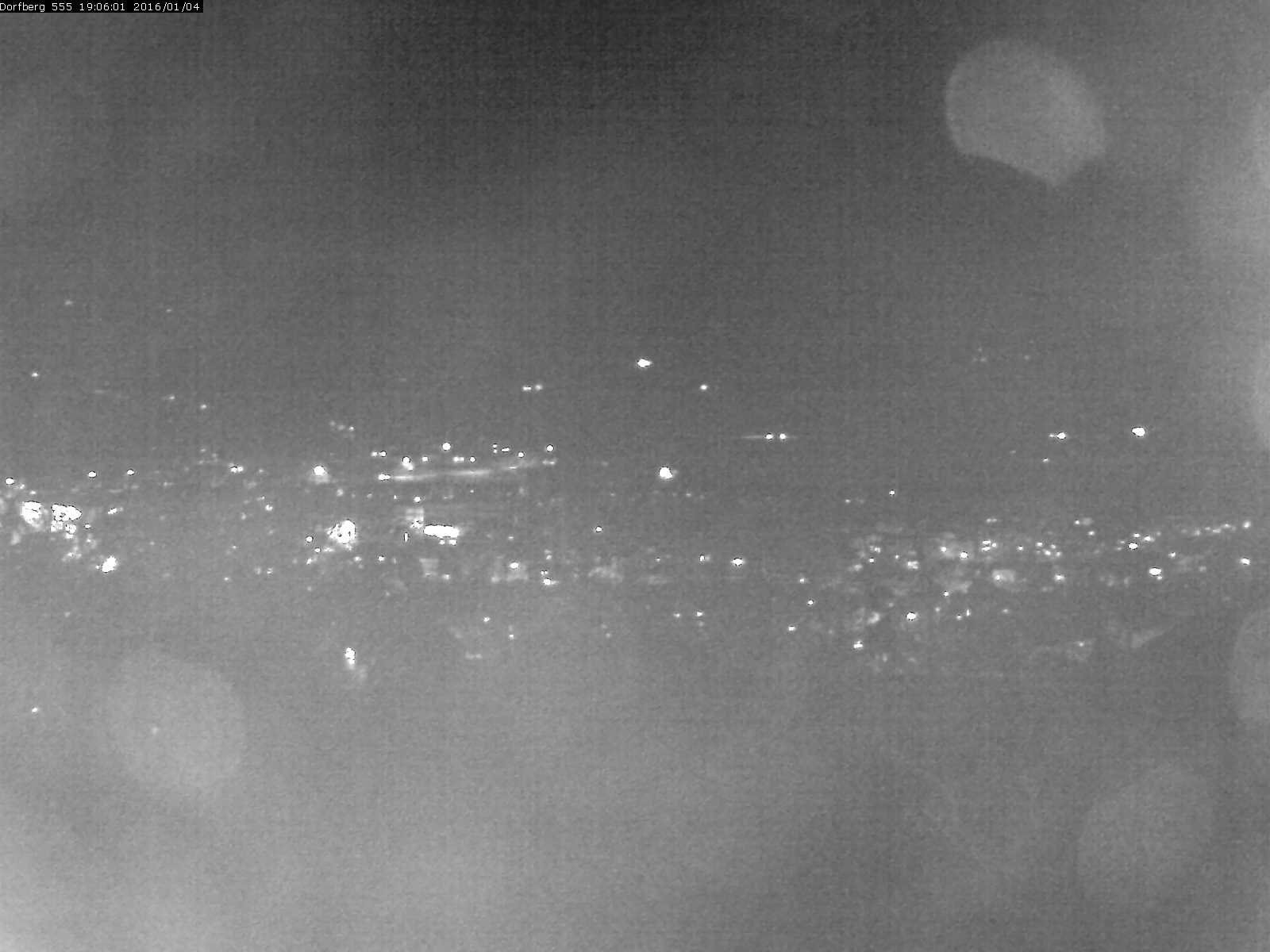 Webcam-Bild: Aussicht vom Dorfberg in Langnau 20160104-190601