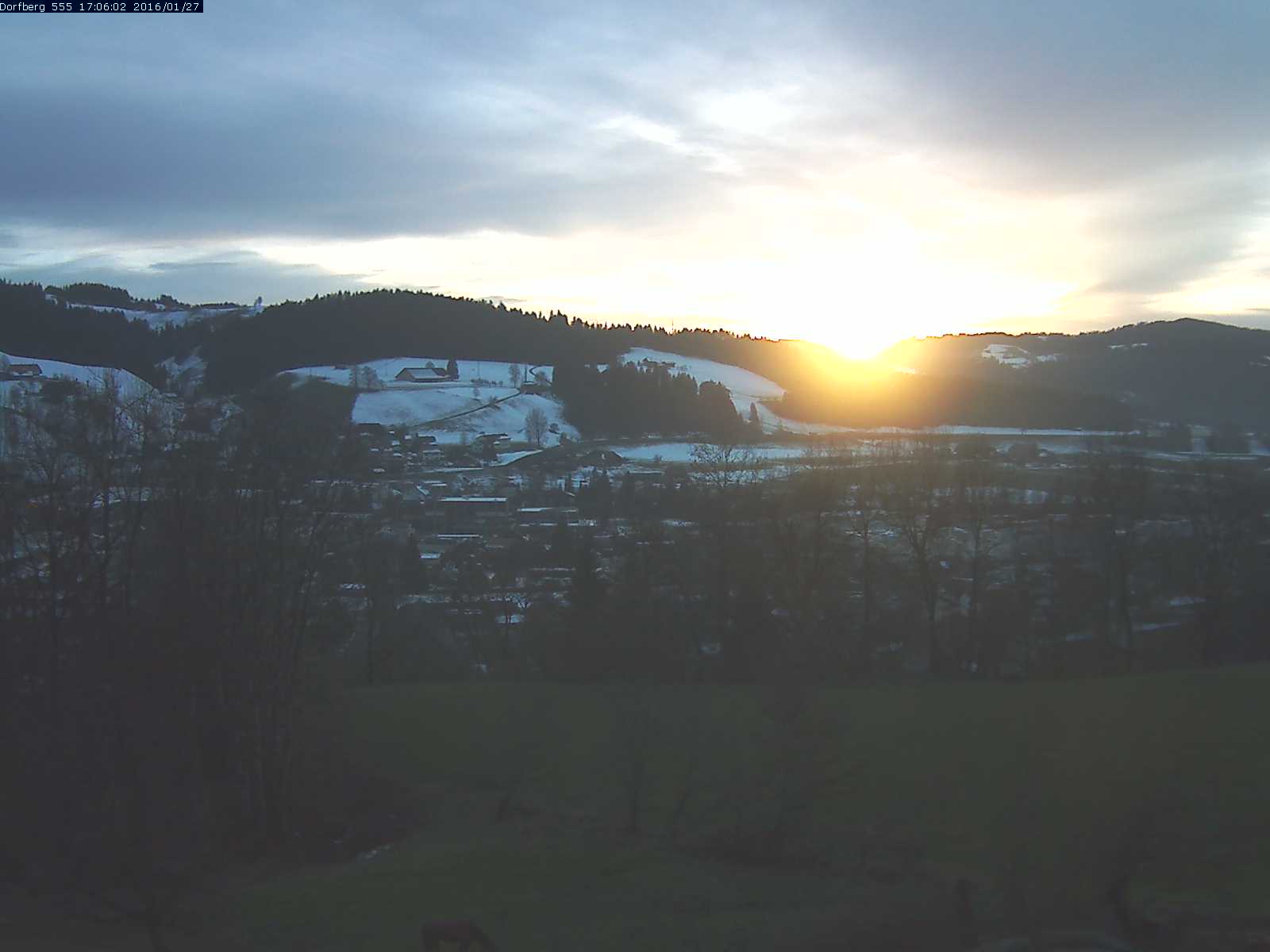 Webcam-Bild: Aussicht vom Dorfberg in Langnau 20160127-170601