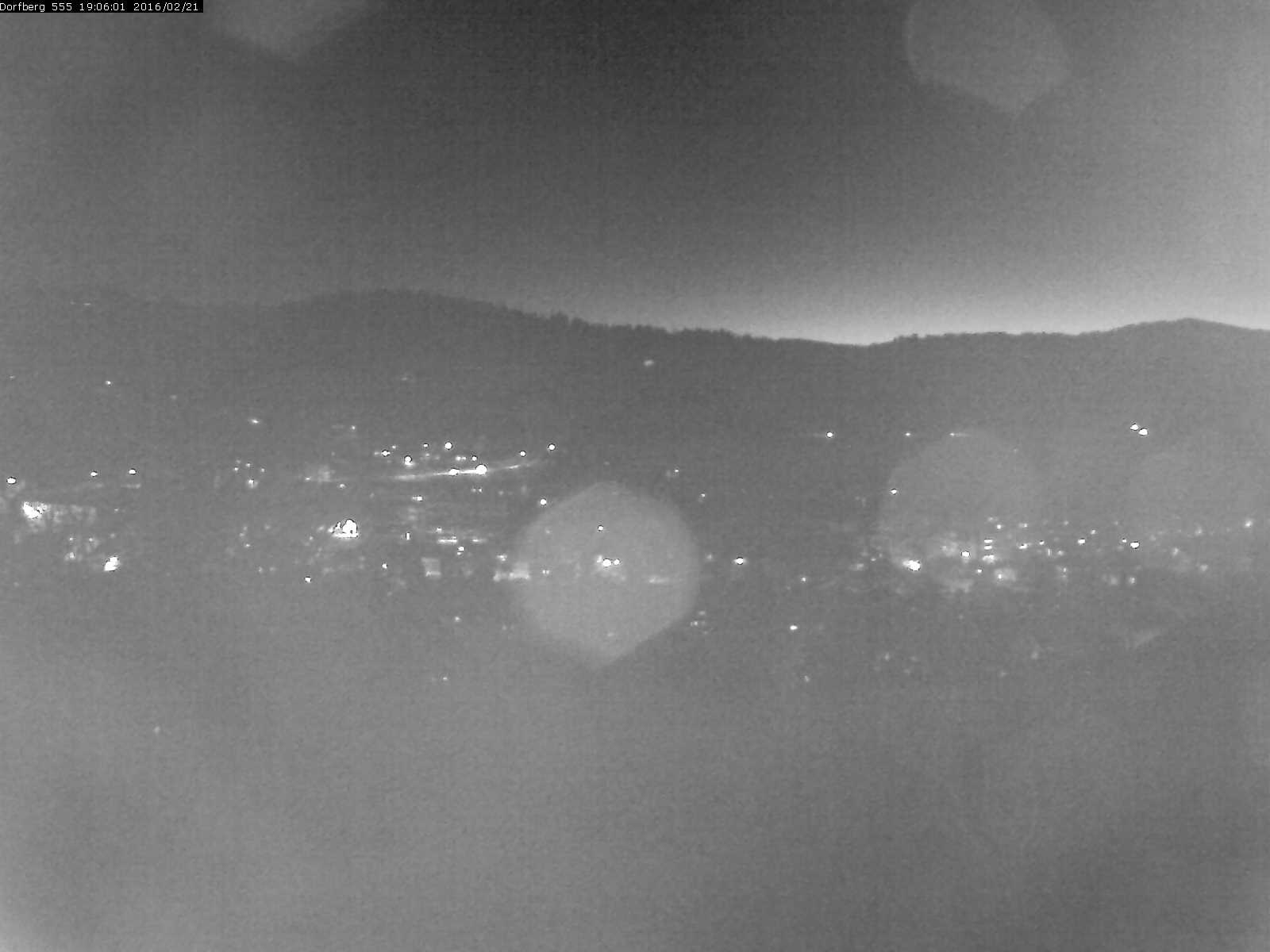 Webcam-Bild: Aussicht vom Dorfberg in Langnau 20160221-190601