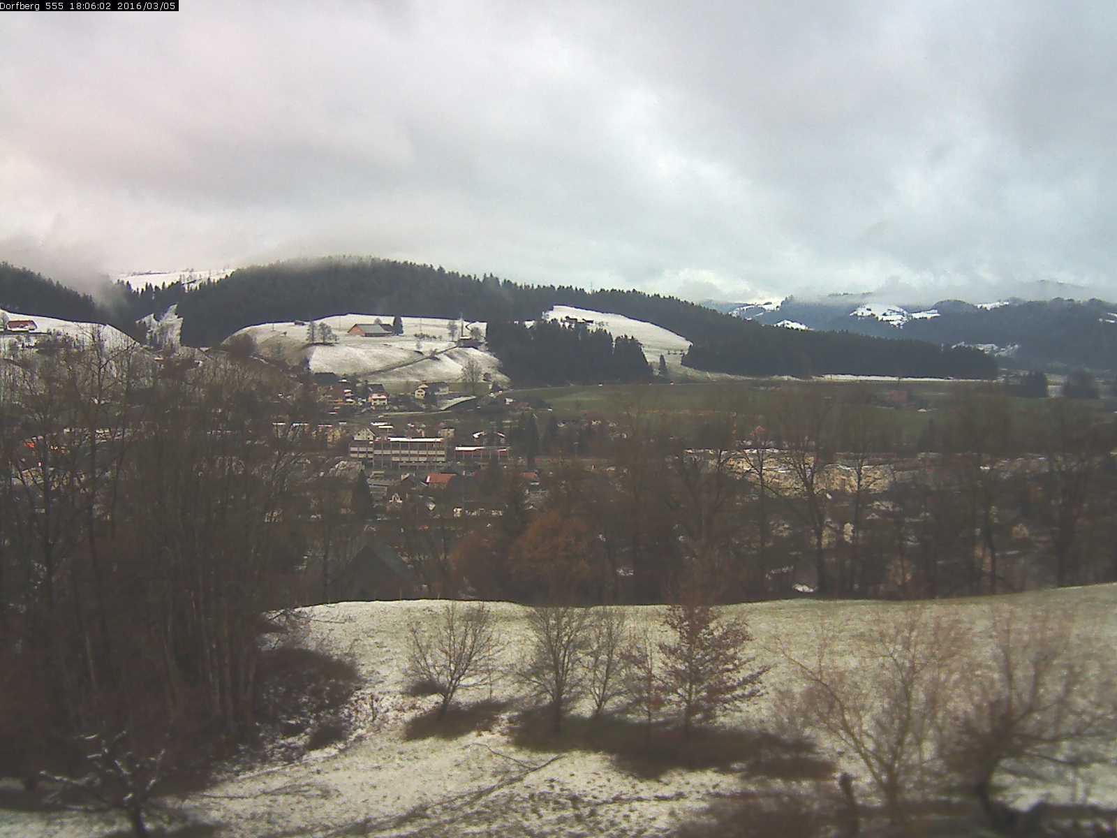Webcam-Bild: Aussicht vom Dorfberg in Langnau 20160305-180601