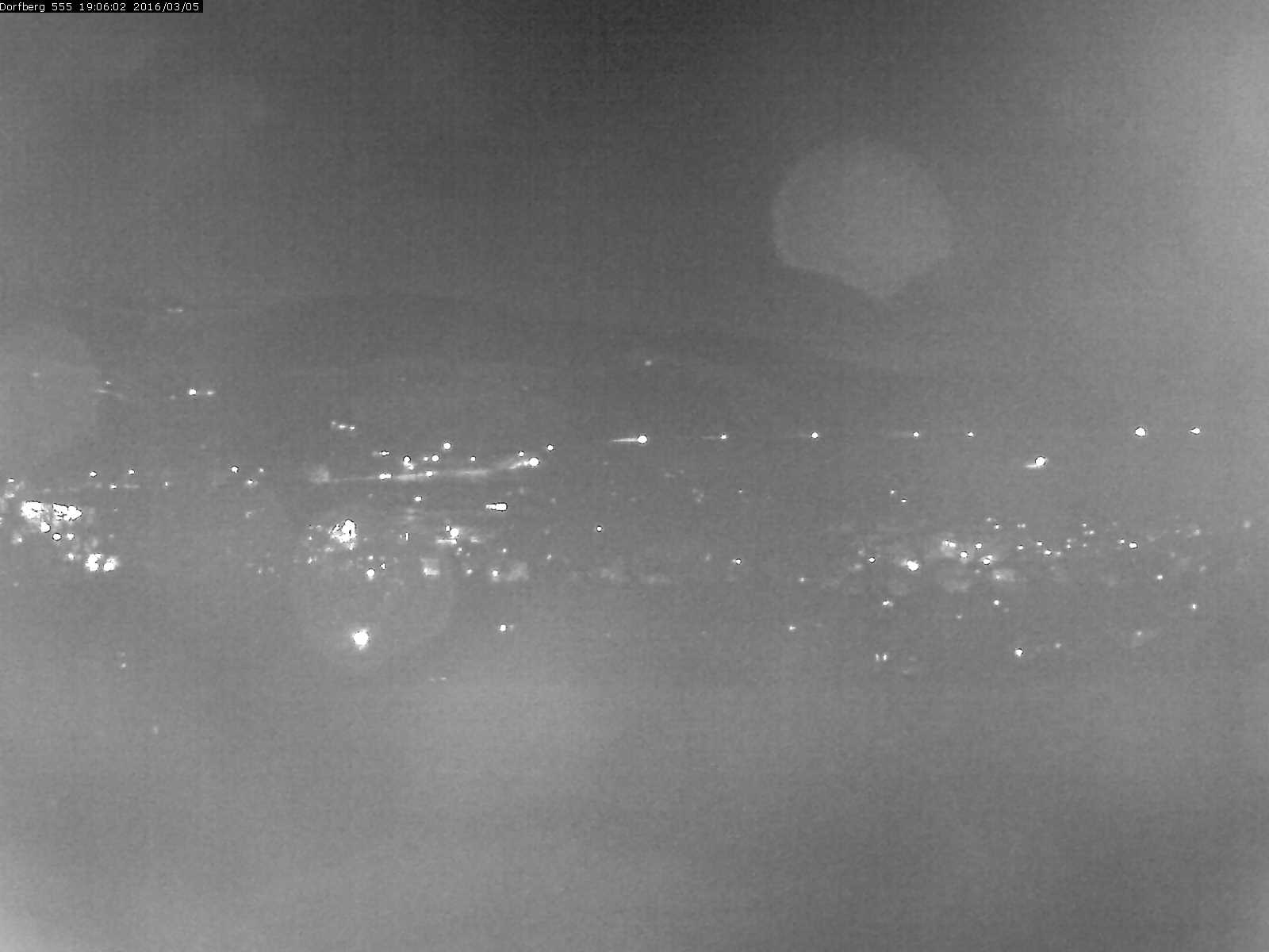 Webcam-Bild: Aussicht vom Dorfberg in Langnau 20160305-190601