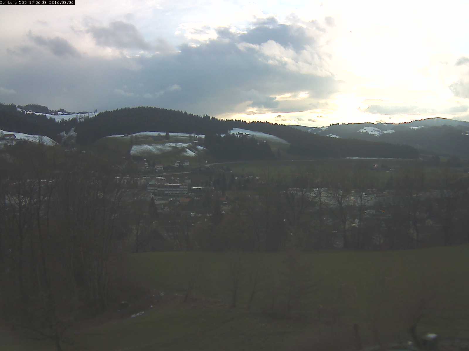 Webcam-Bild: Aussicht vom Dorfberg in Langnau 20160306-170601