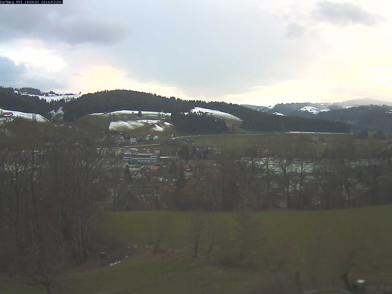 Webcam-Bild: Aussicht vom Dorfberg in Langnau 20160306-180602