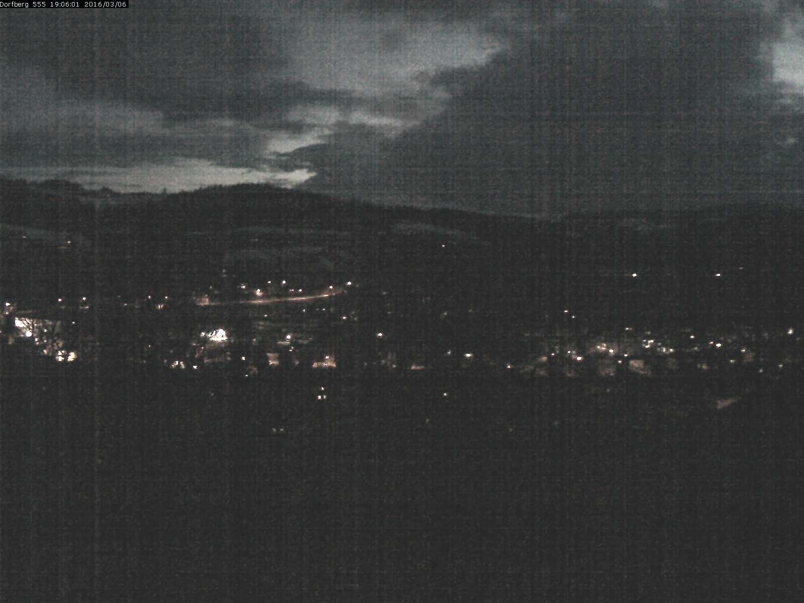 Webcam-Bild: Aussicht vom Dorfberg in Langnau 20160306-190601