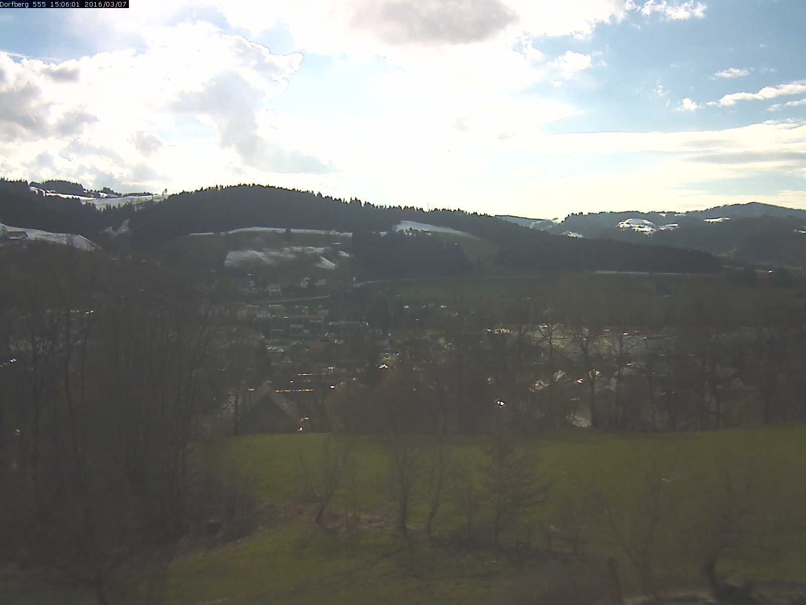 Webcam-Bild: Aussicht vom Dorfberg in Langnau 20160307-150601