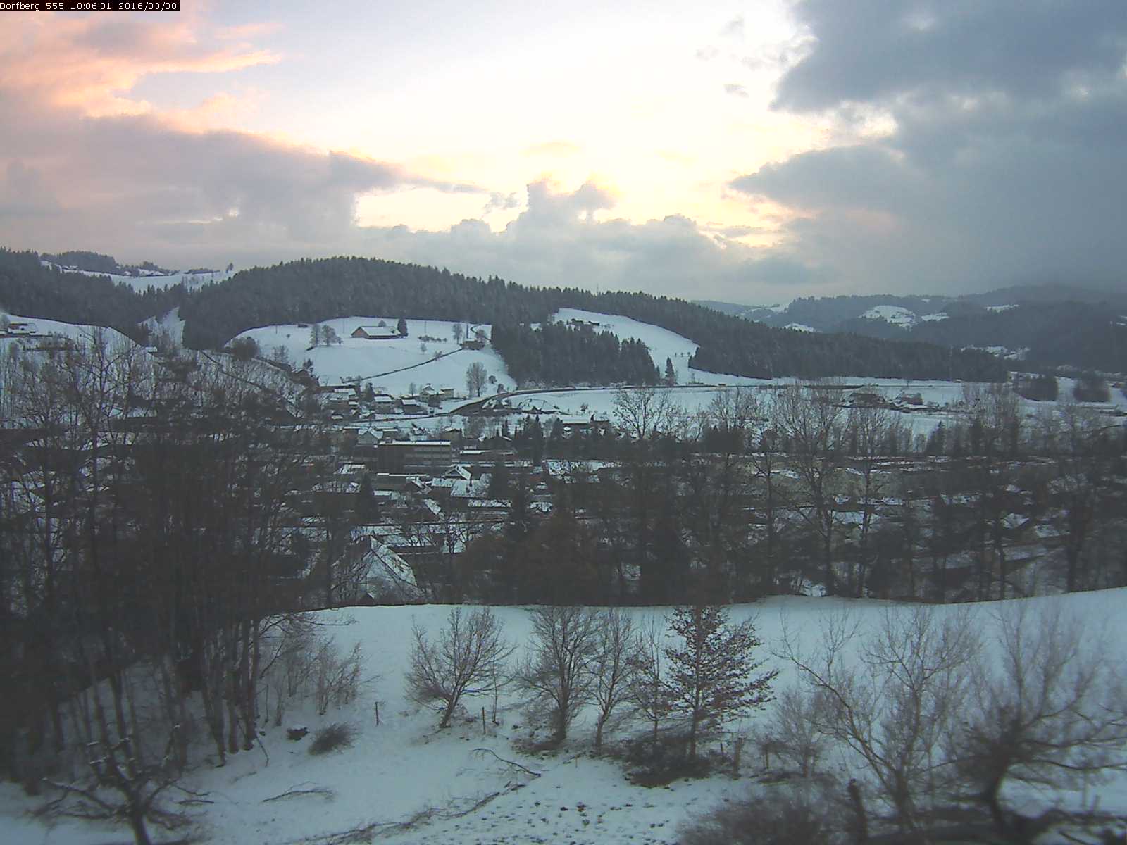 Webcam-Bild: Aussicht vom Dorfberg in Langnau 20160308-180601
